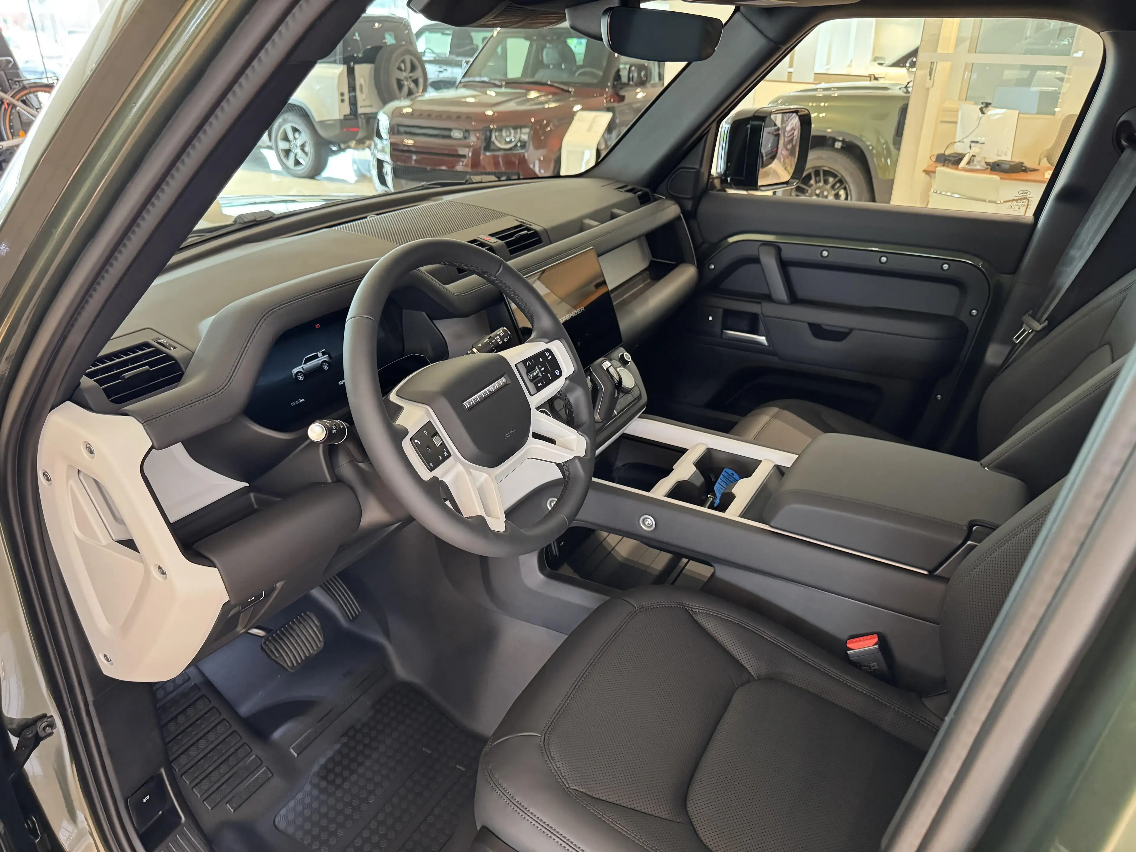 Land Rover Defender 110 D200 S AWD Auto. 26MY — photo 11