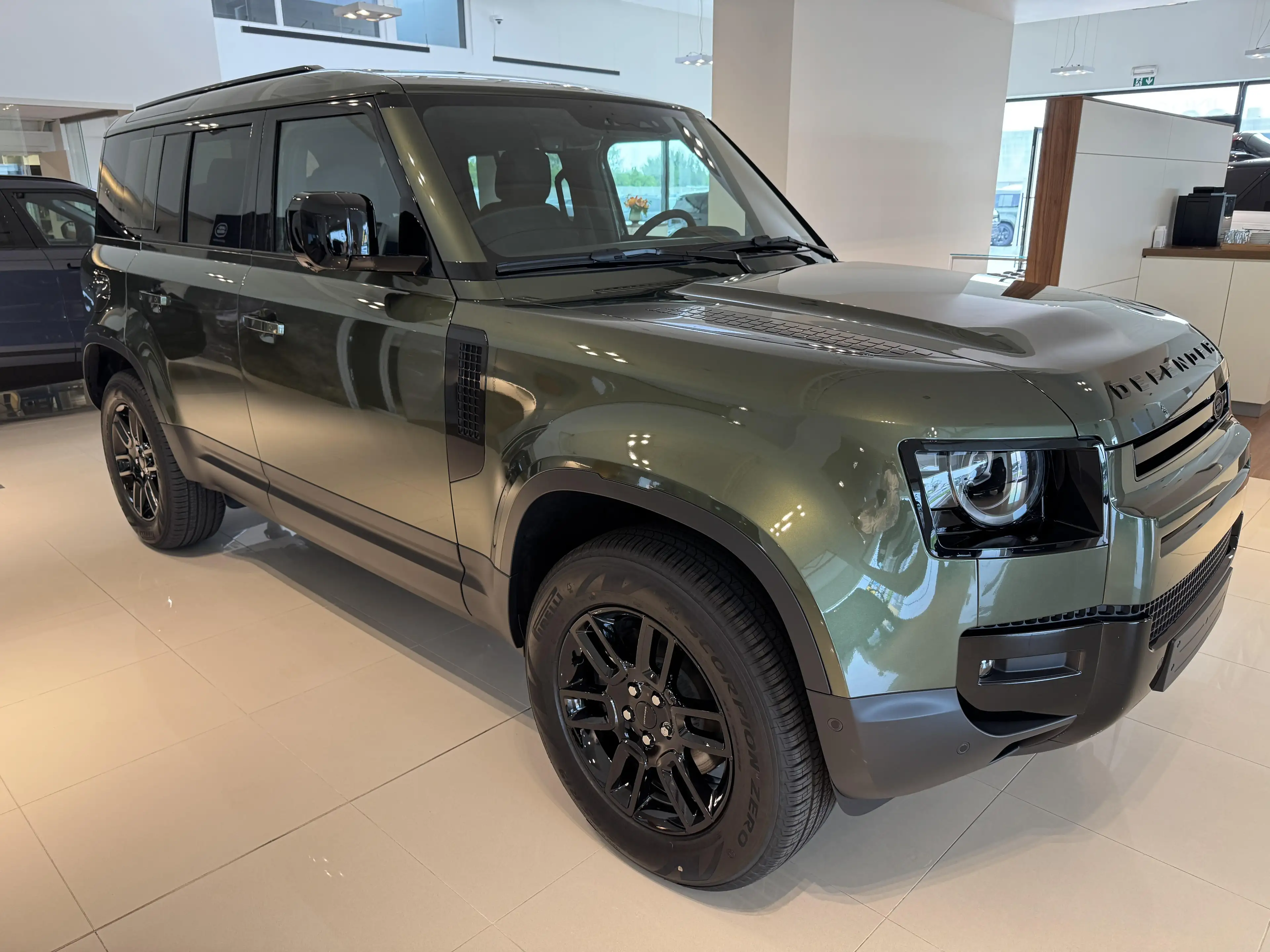 Land Rover Defender 110 D200 S AWD Auto. 26MY — photo 6