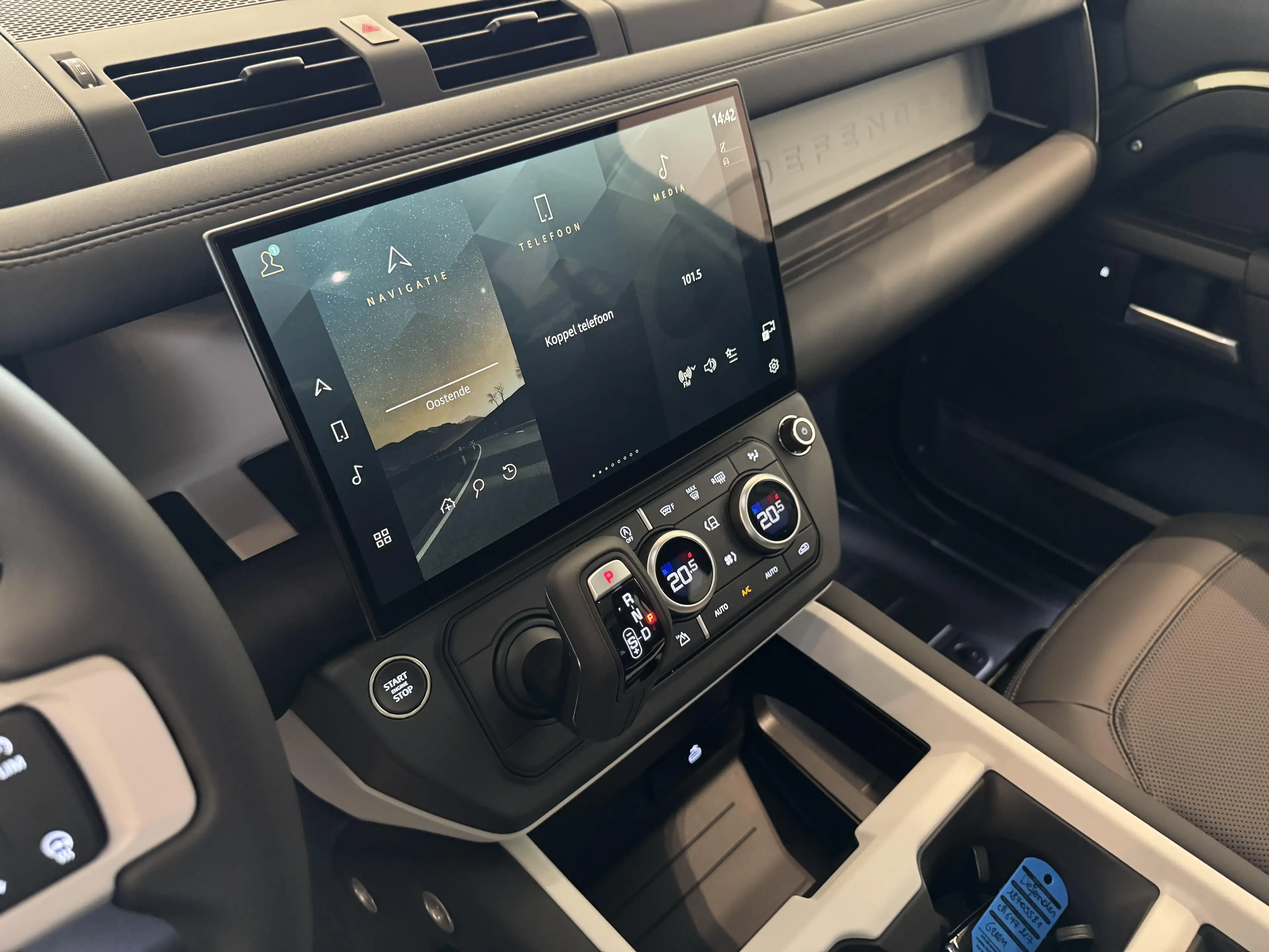 Land Rover Defender 110 D200 S AWD Auto. 26MY — photo 13