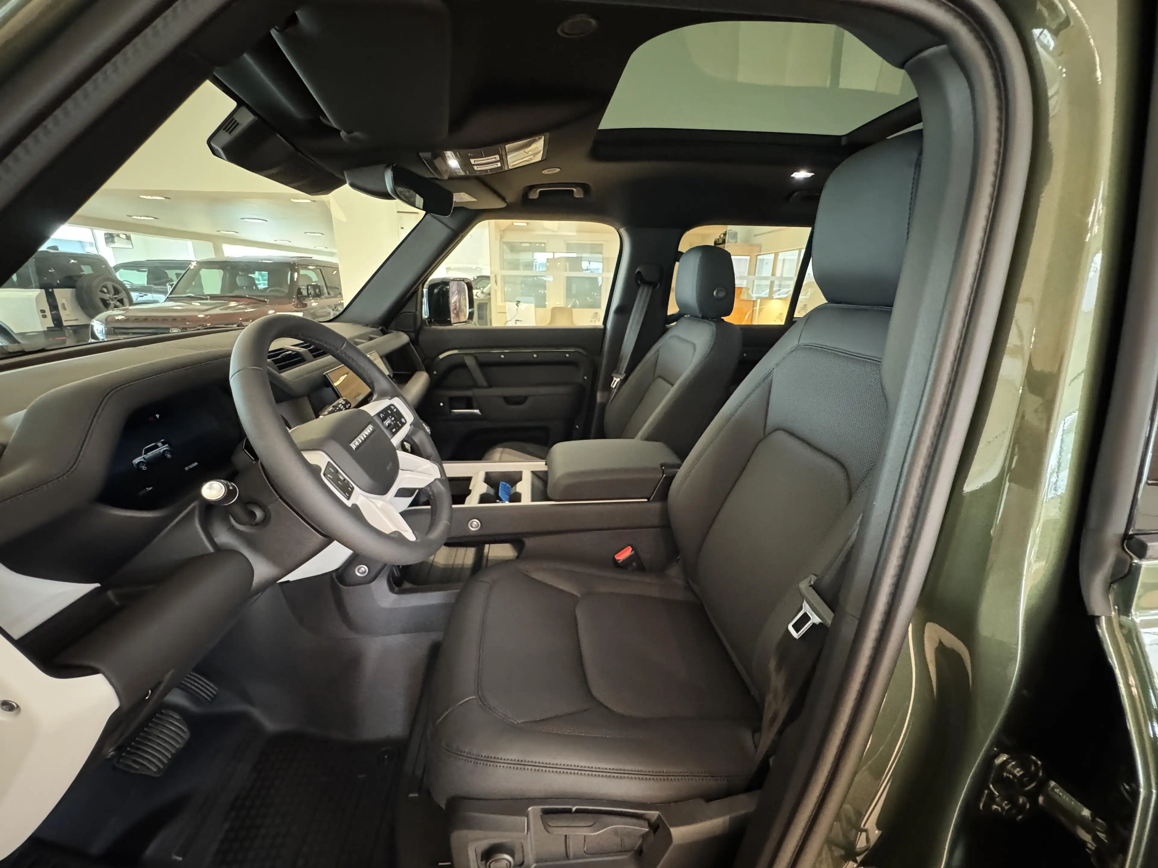 Land Rover Defender 110 D200 S AWD Auto. 26MY — photo 10