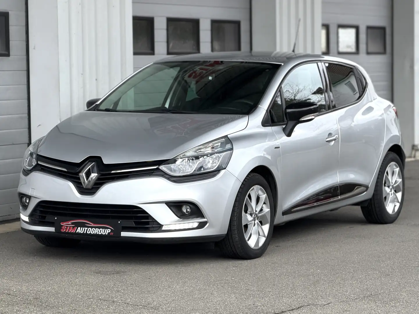Renault Clio 0.9 TCe/Limited/Benzine/Navi/Airco/Euro6b/Garantie Zilver - 1