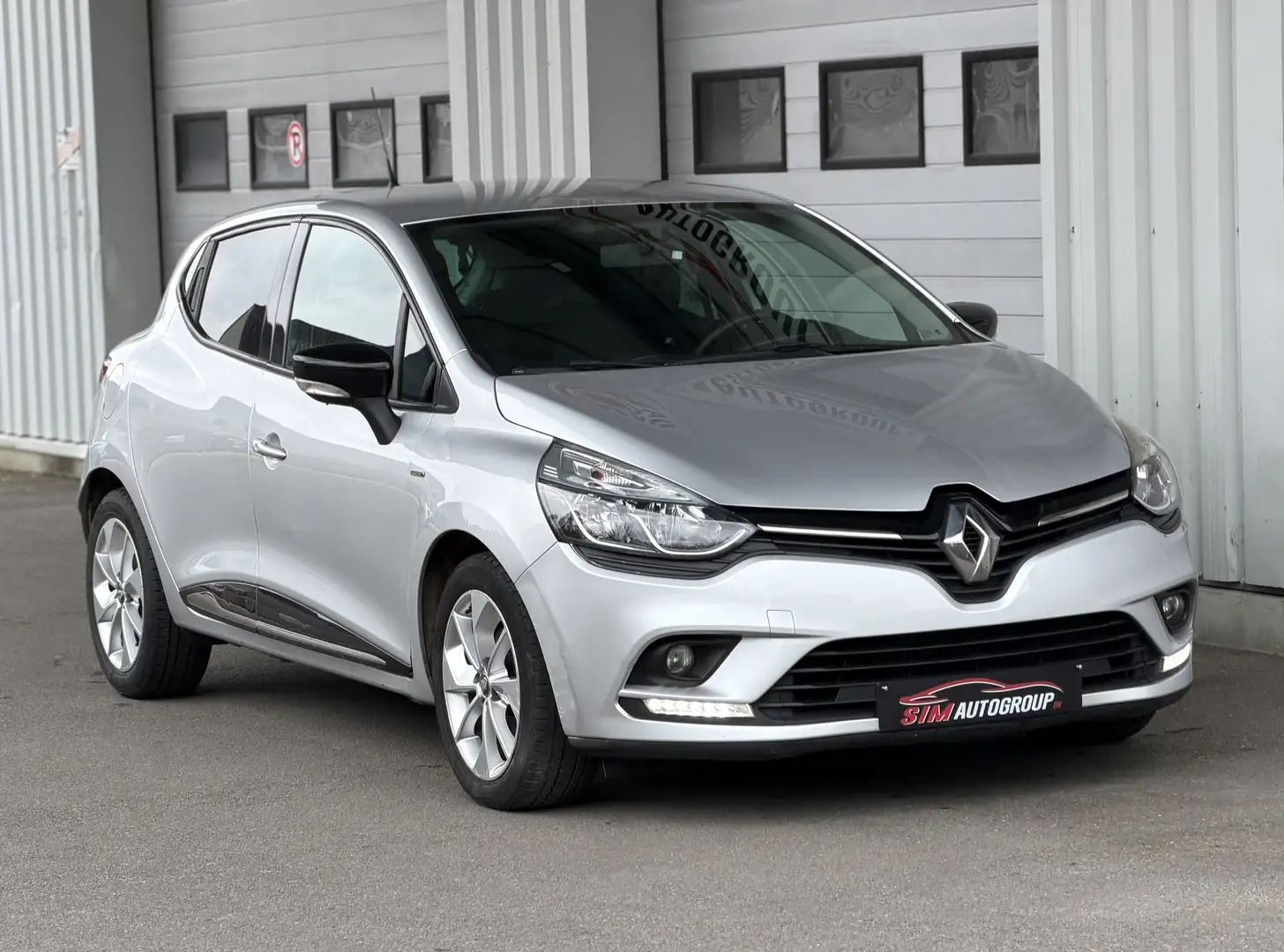 Renault Clio 0.9 TCe/Limited/Benzine/Navi/Airco/Euro6b/Garantie Zilver - 2