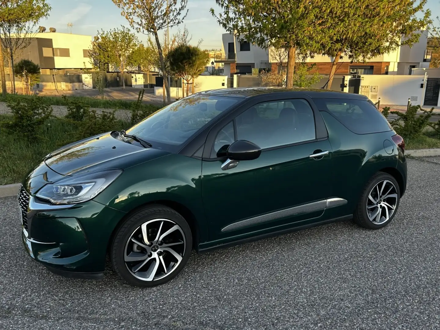 DS Automobiles DS 3 1.6BlueHDi Desire 100 Verde - 2