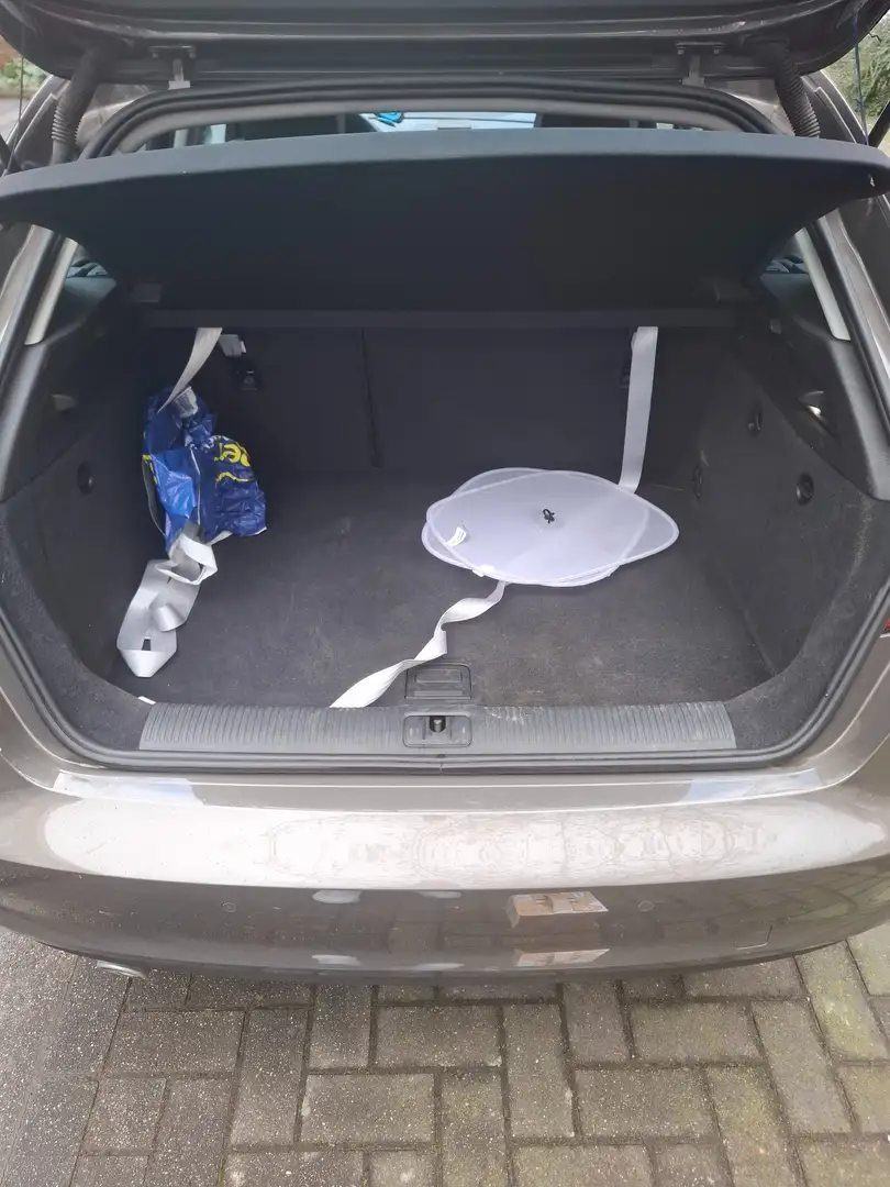Audi A3 Sportback+1.6+TDi+Attraction Beige - 2