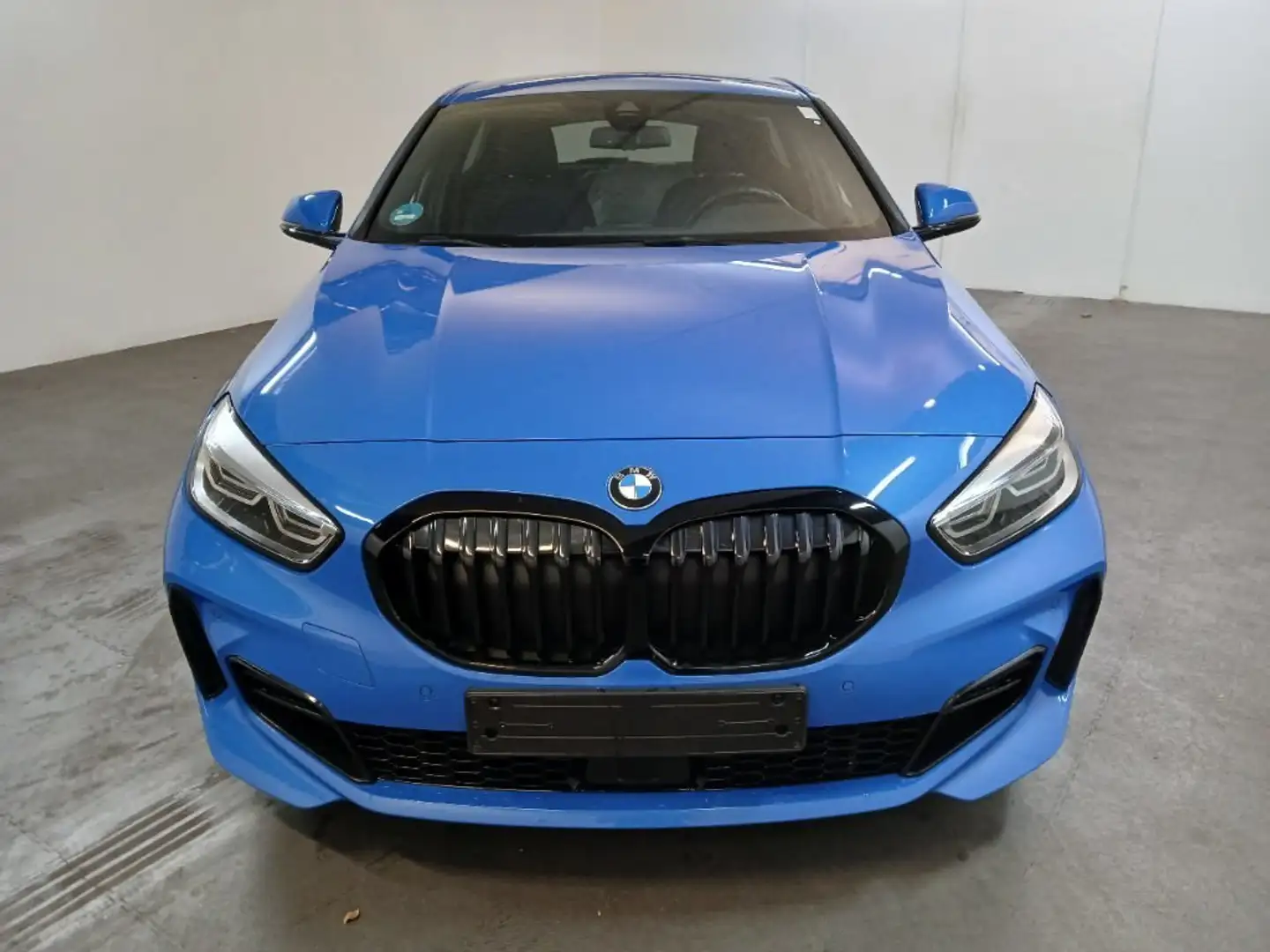BMW 118 i M Sport*Navi*LED*LH*Parkassist*RFK*DAB*SH*19Zoll Blau - 2