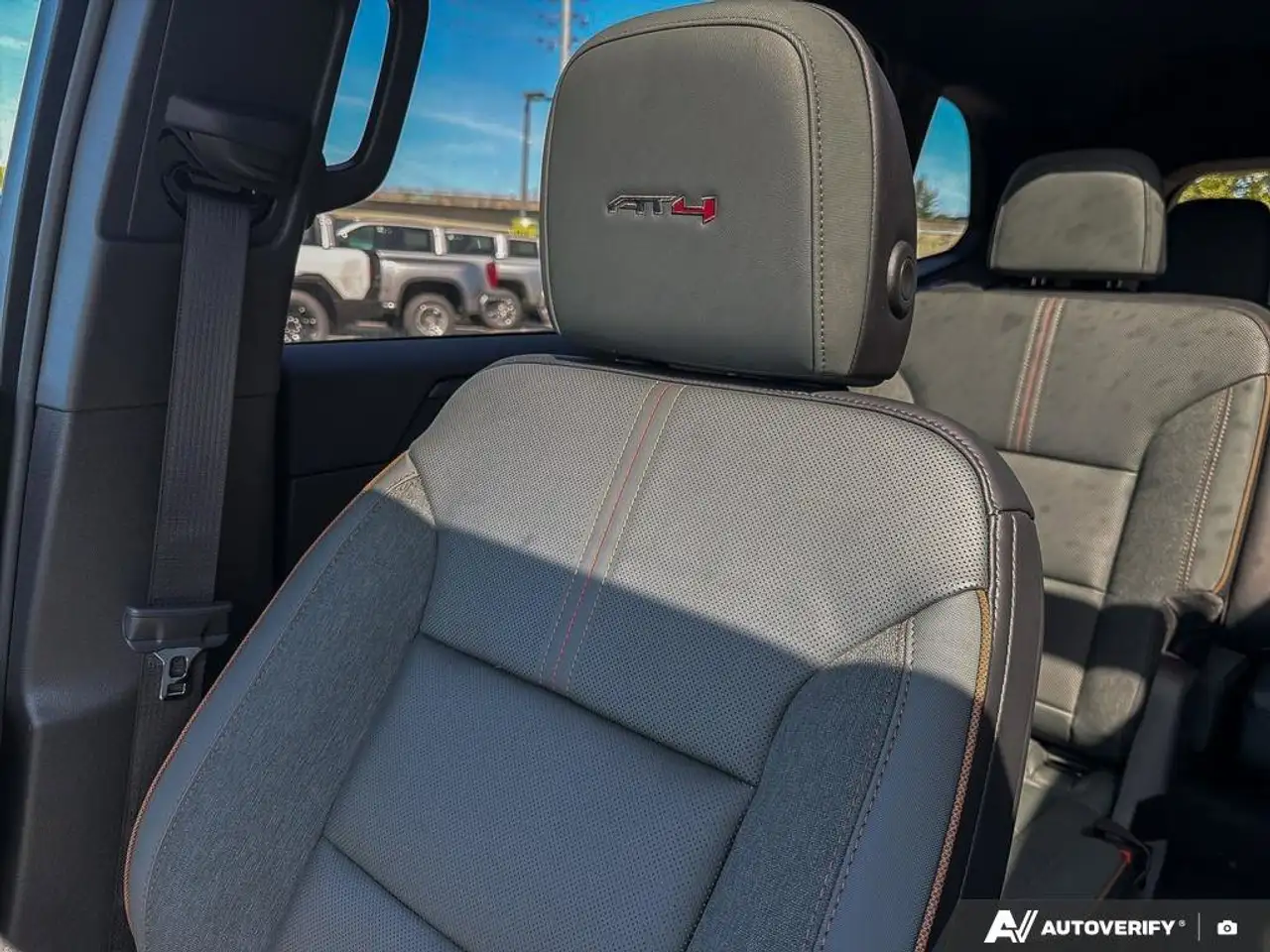 GMC Acadia снимка GMC Acadia