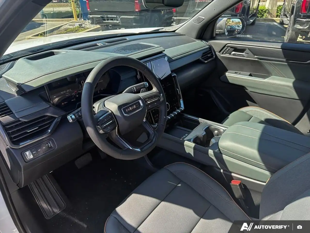 GMC Acadia снимка GMC Acadia