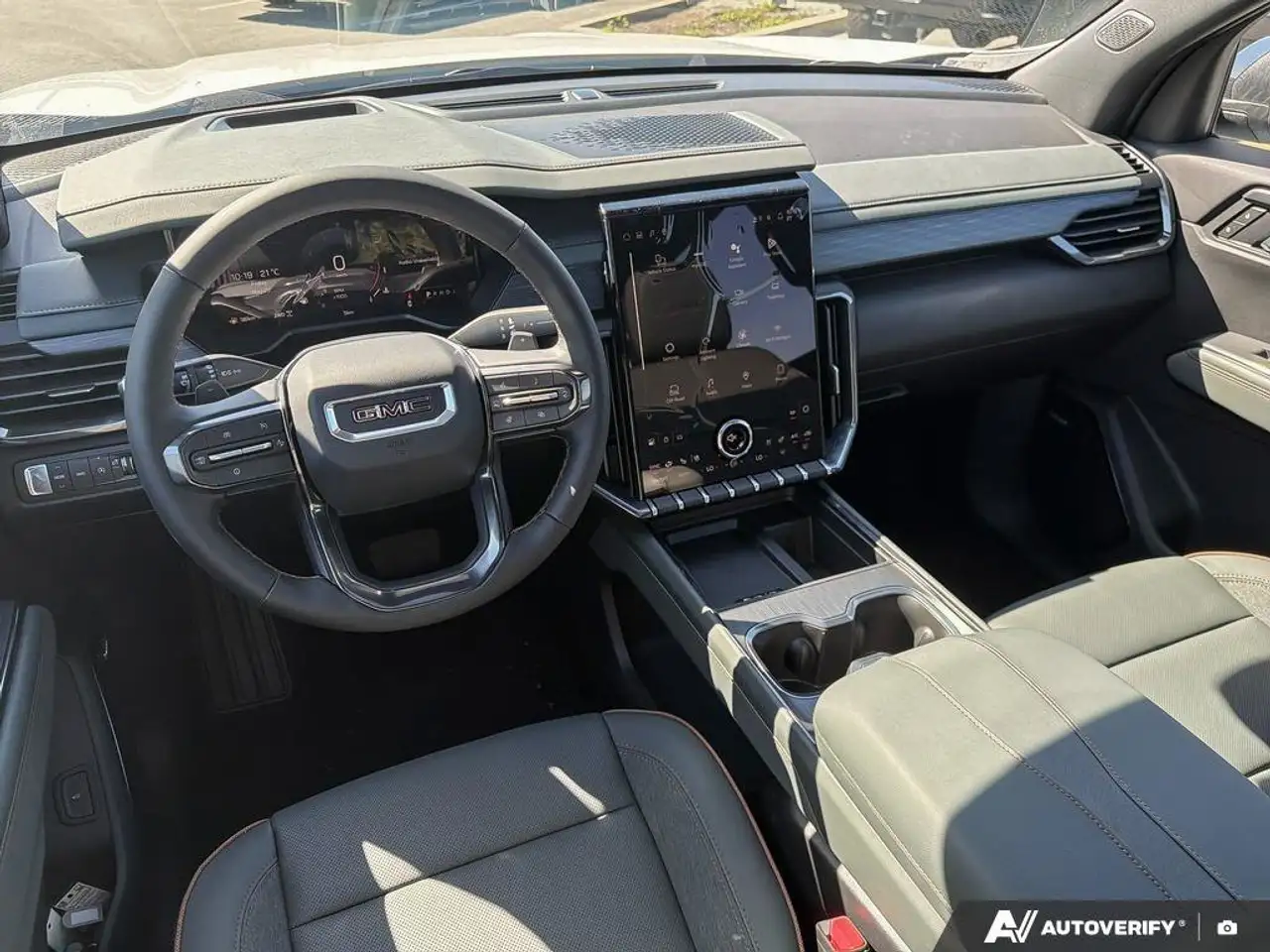GMC Acadia снимка GMC Acadia