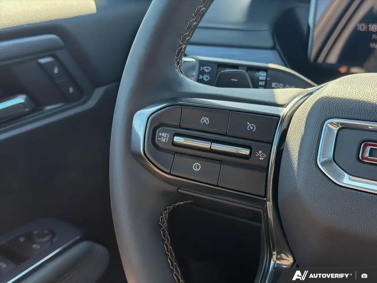 GMC Acadia снимка GMC Acadia