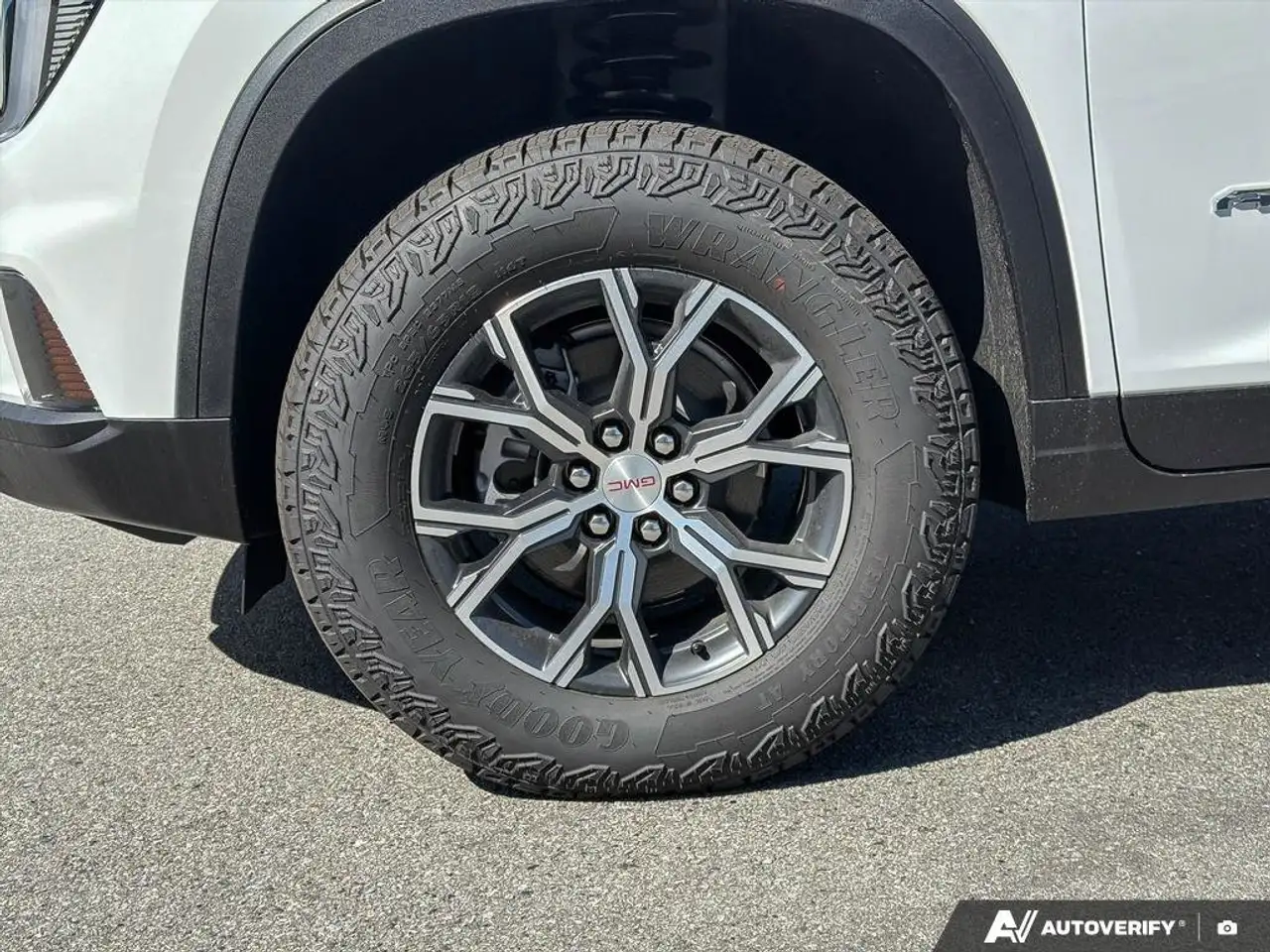 GMC Acadia снимка GMC Acadia