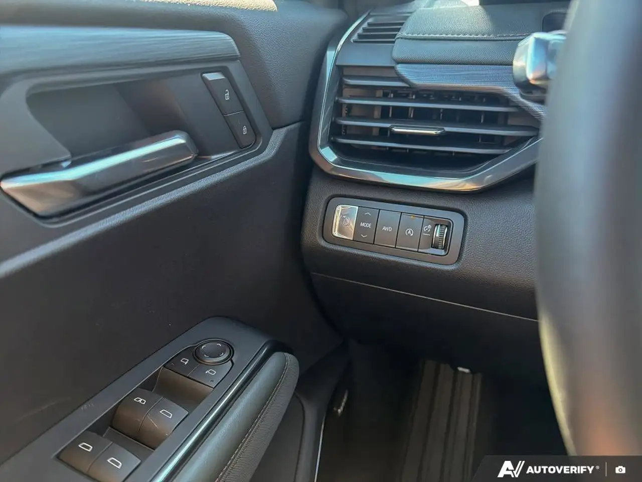 GMC Acadia снимка GMC Acadia