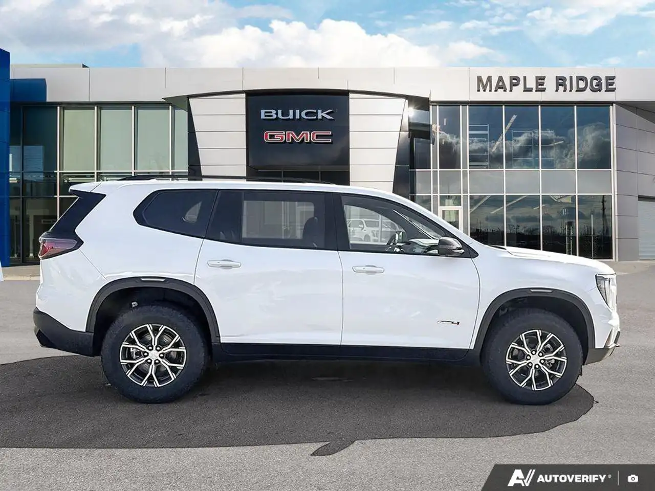 GMC Acadia снимка GMC Acadia