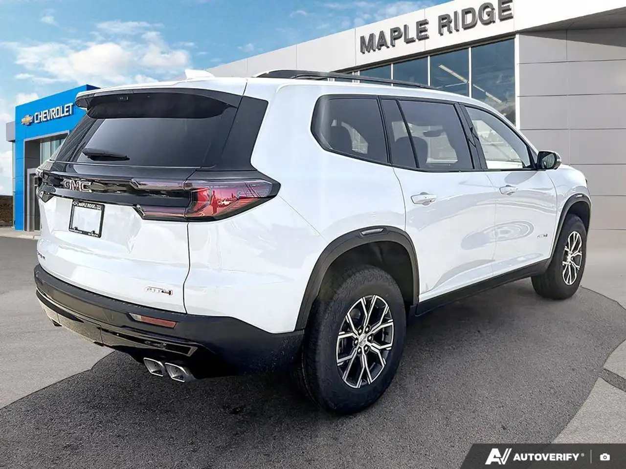 GMC Acadia снимка GMC Acadia