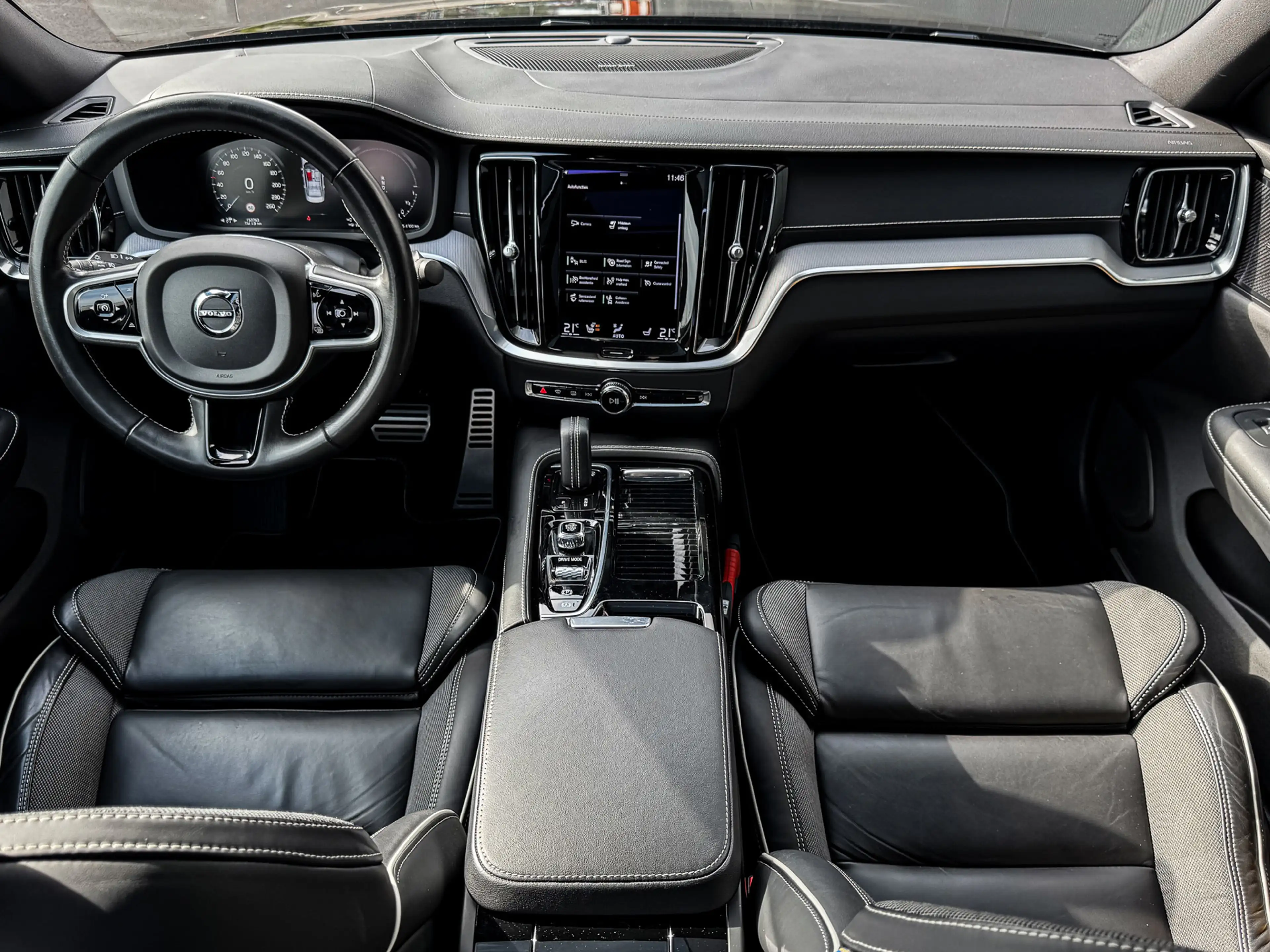 Volvo S60 2.0 T8 AWD Polestar Engineered 405 PK PANO/BREMBO/ — photo 4