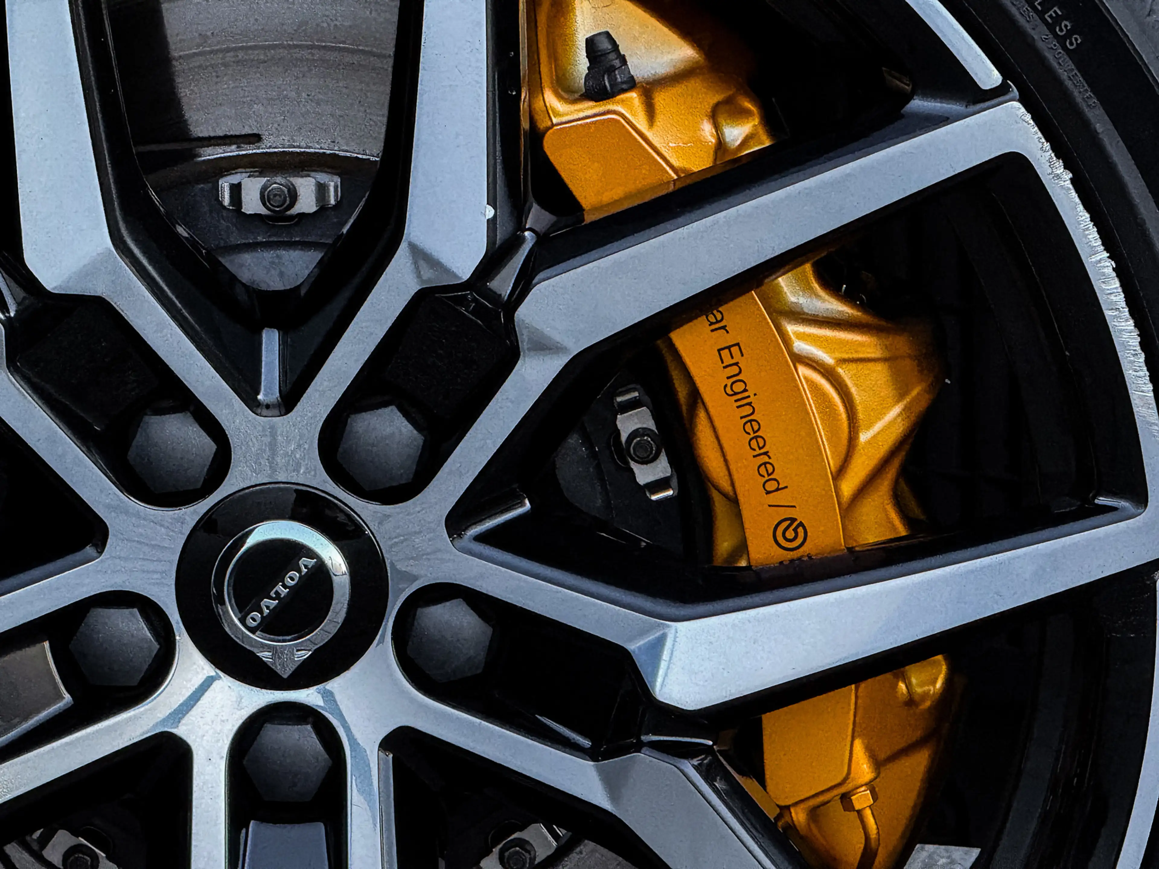 Volvo S60 2.0 T8 AWD Polestar Engineered 405 PK PANO/BREMBO/ — photo 7