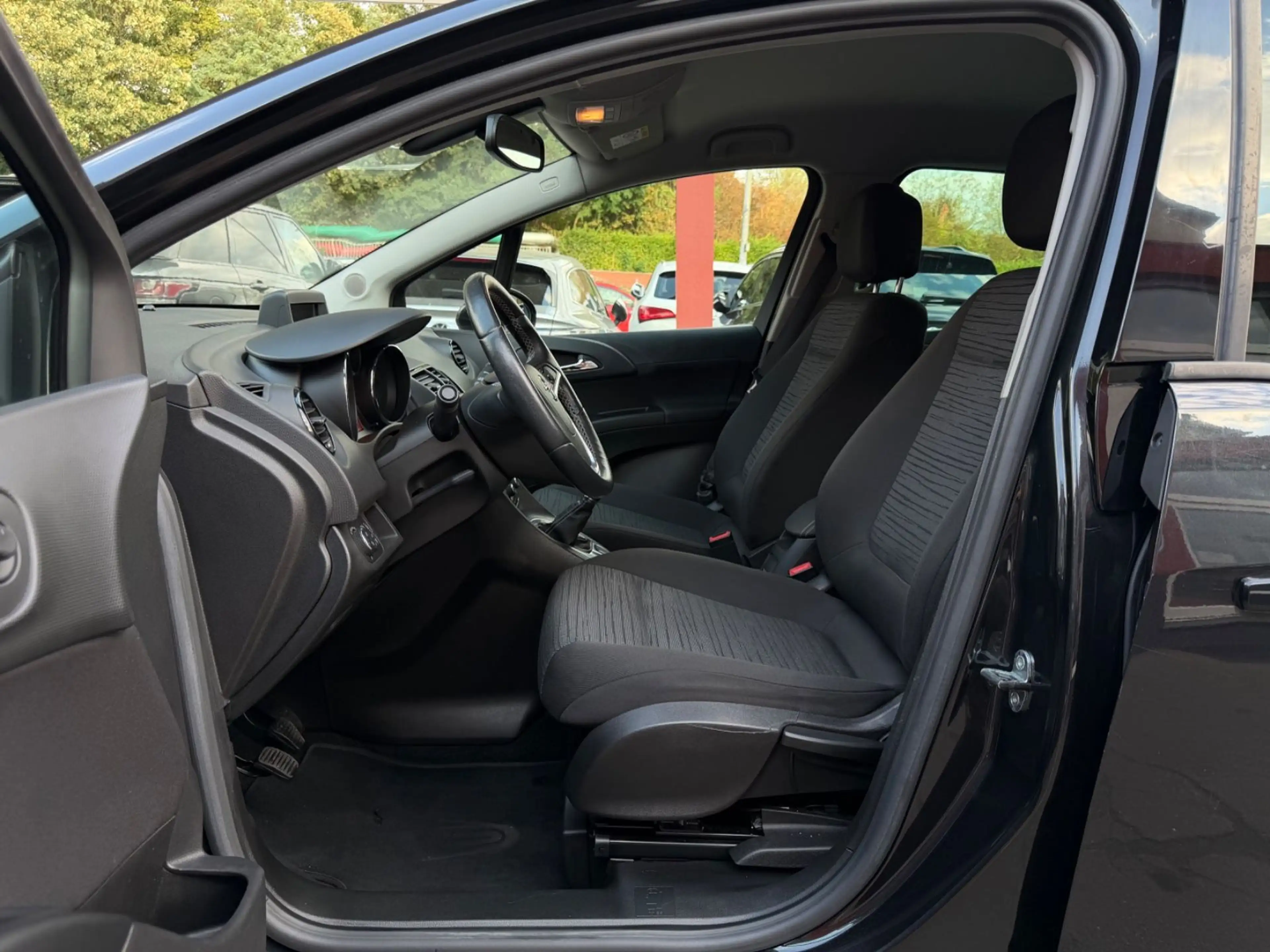 Opel Meriva B Style — photo 11
