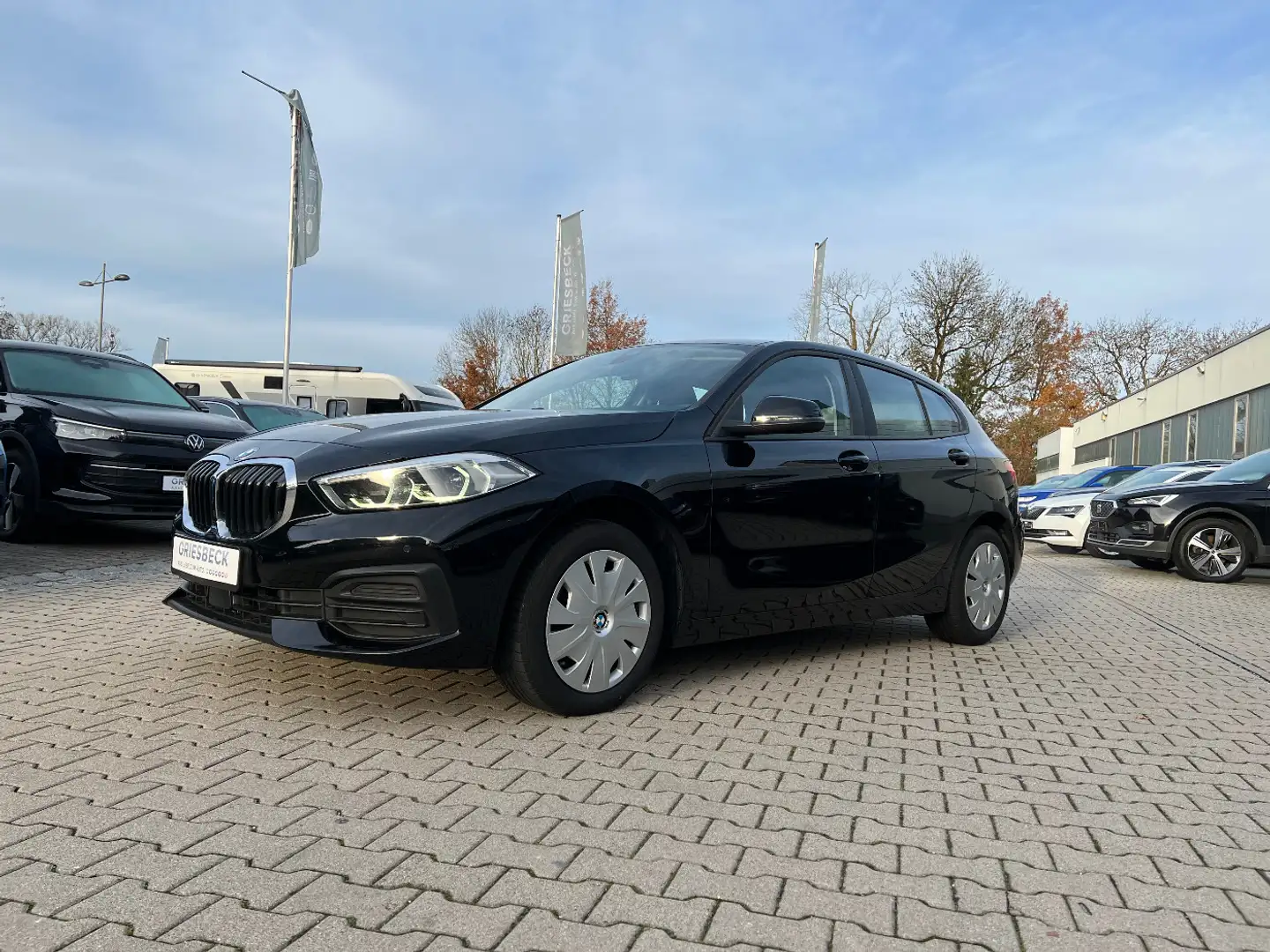 BMW 116 d Steptronic *LED Navi Sitzh. PDC v+h DAB* Schwarz - 1