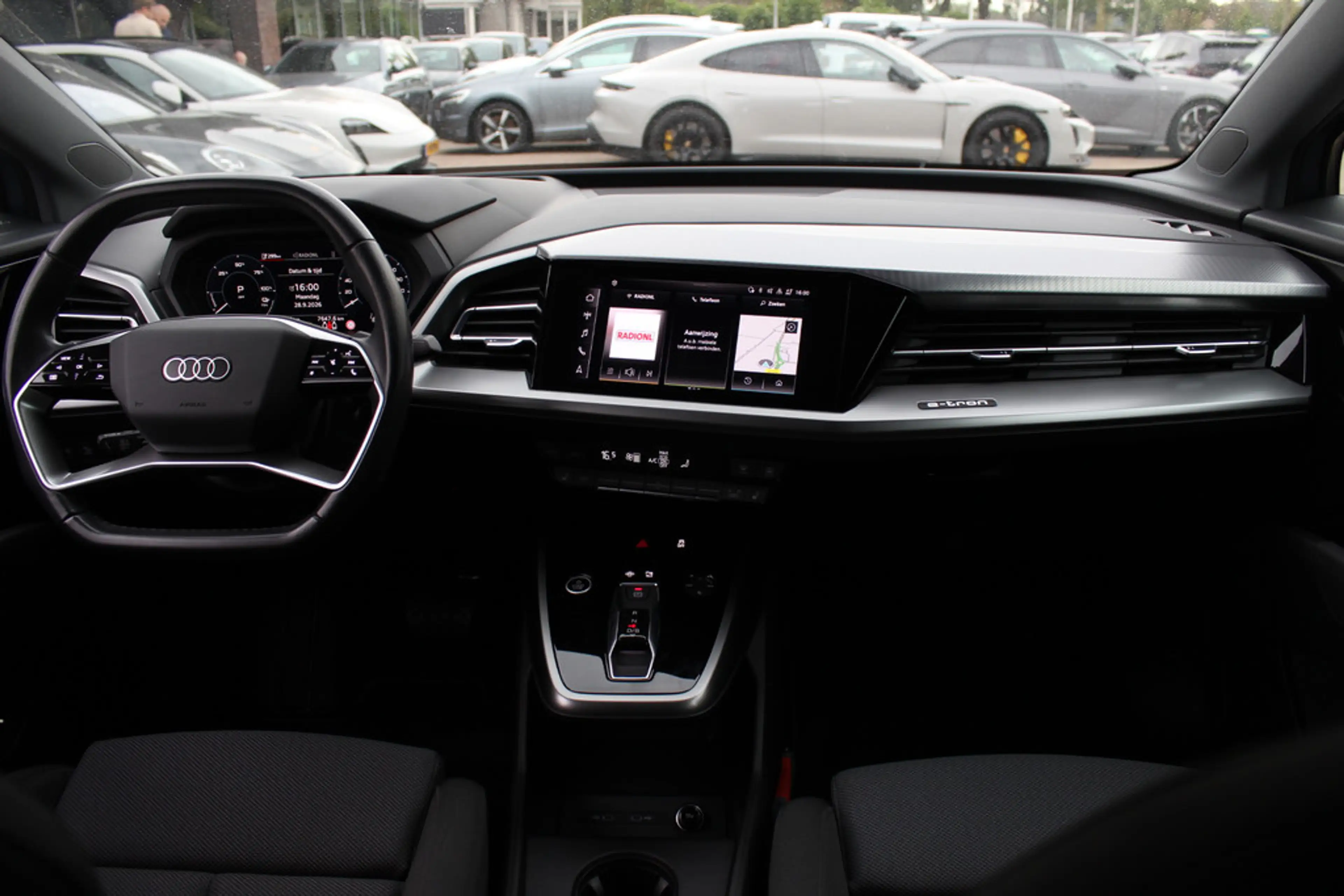 Audi Q4 e-tron 40 Launch edition Advanced Plus 77 kWh / Trekhaak — photo 2