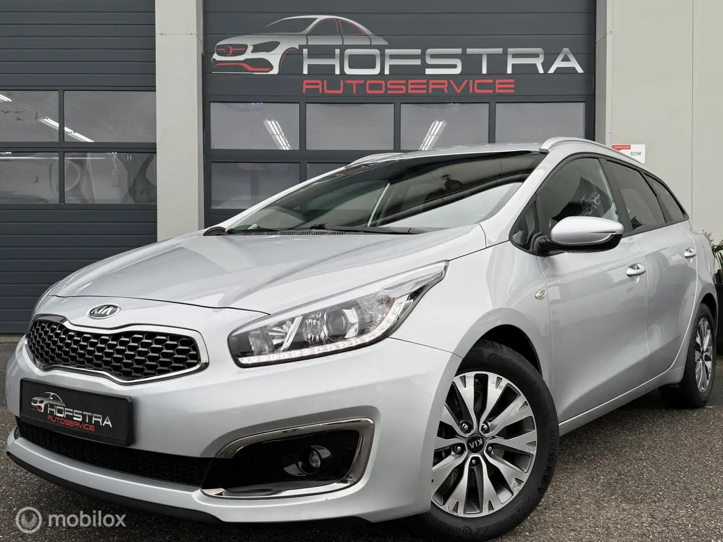 Kia Ceed SW / cee'd SW Sportswagon 1.0 T-GDi Design Edition CarPlay Clima Grau - 1