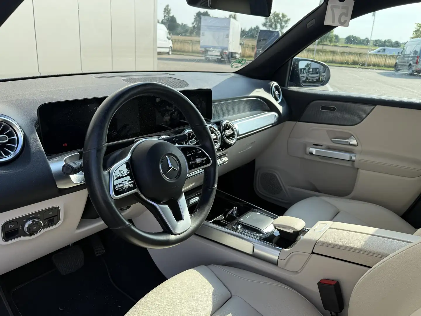 Mercedes-Benz GLB 200 200d Blau - 2