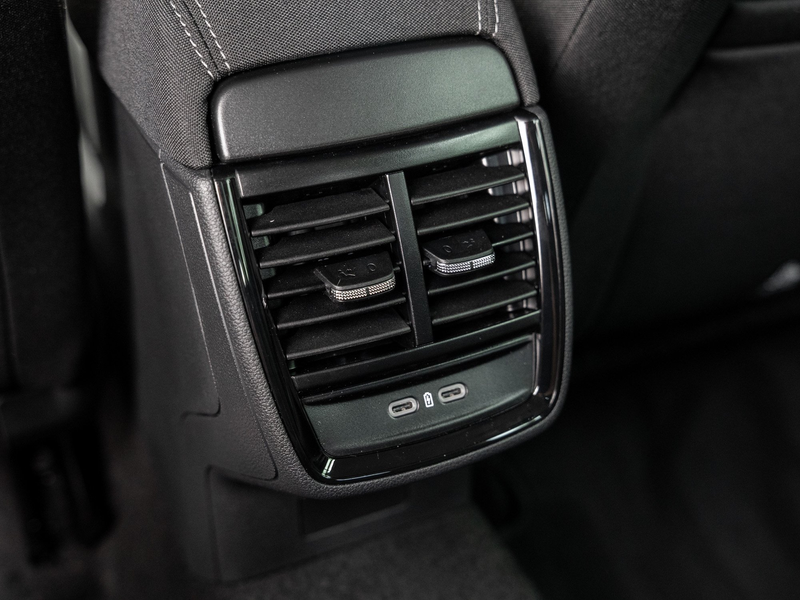 Skoda Kamiq Balance 1.5 TSI DSG AHK Navi Virtual ACC — photo 10