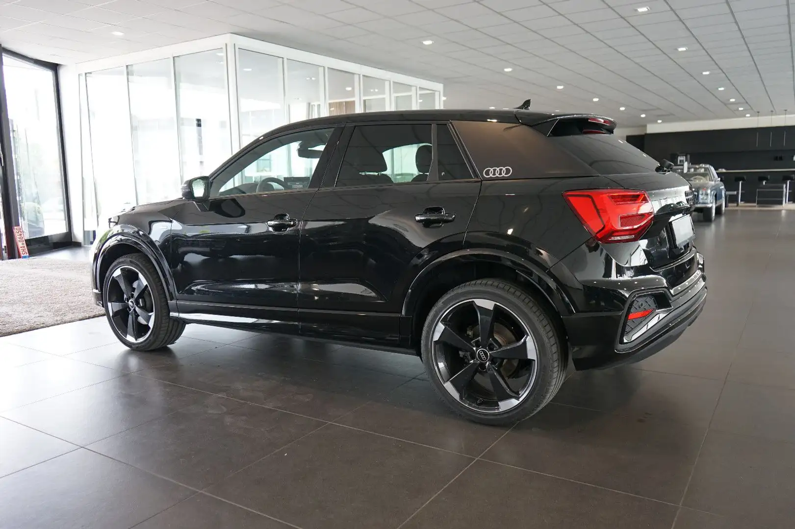 Audi Q2 35 TDI quattro | 2x S line | Pano | Matrix Schwarz - 2
