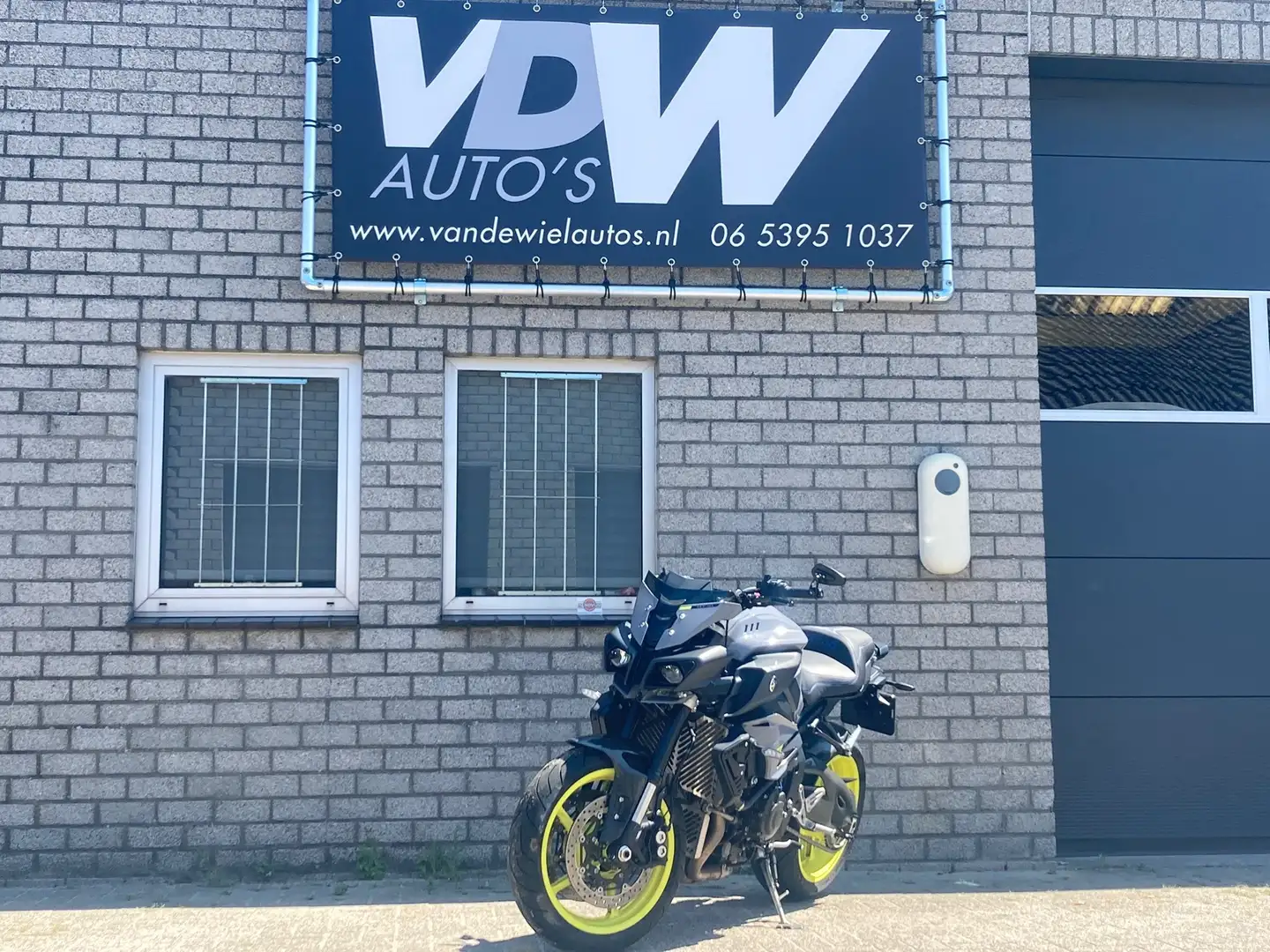 Yamaha MT-10 ABS AKRAPOVIC carbon kwikshift 17 dk Szary - 2