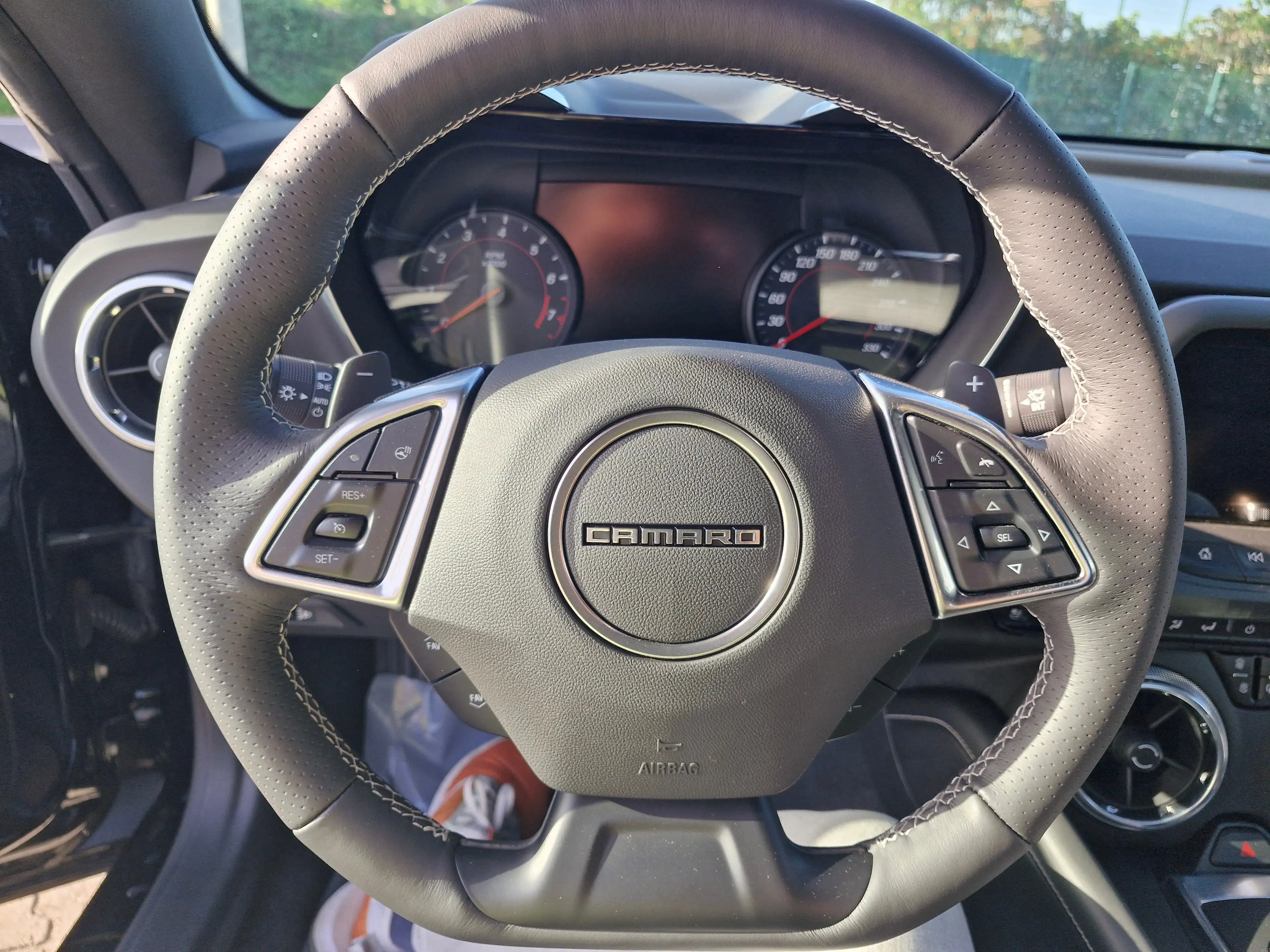 Chevrolet Camaro V8 — photo 15
