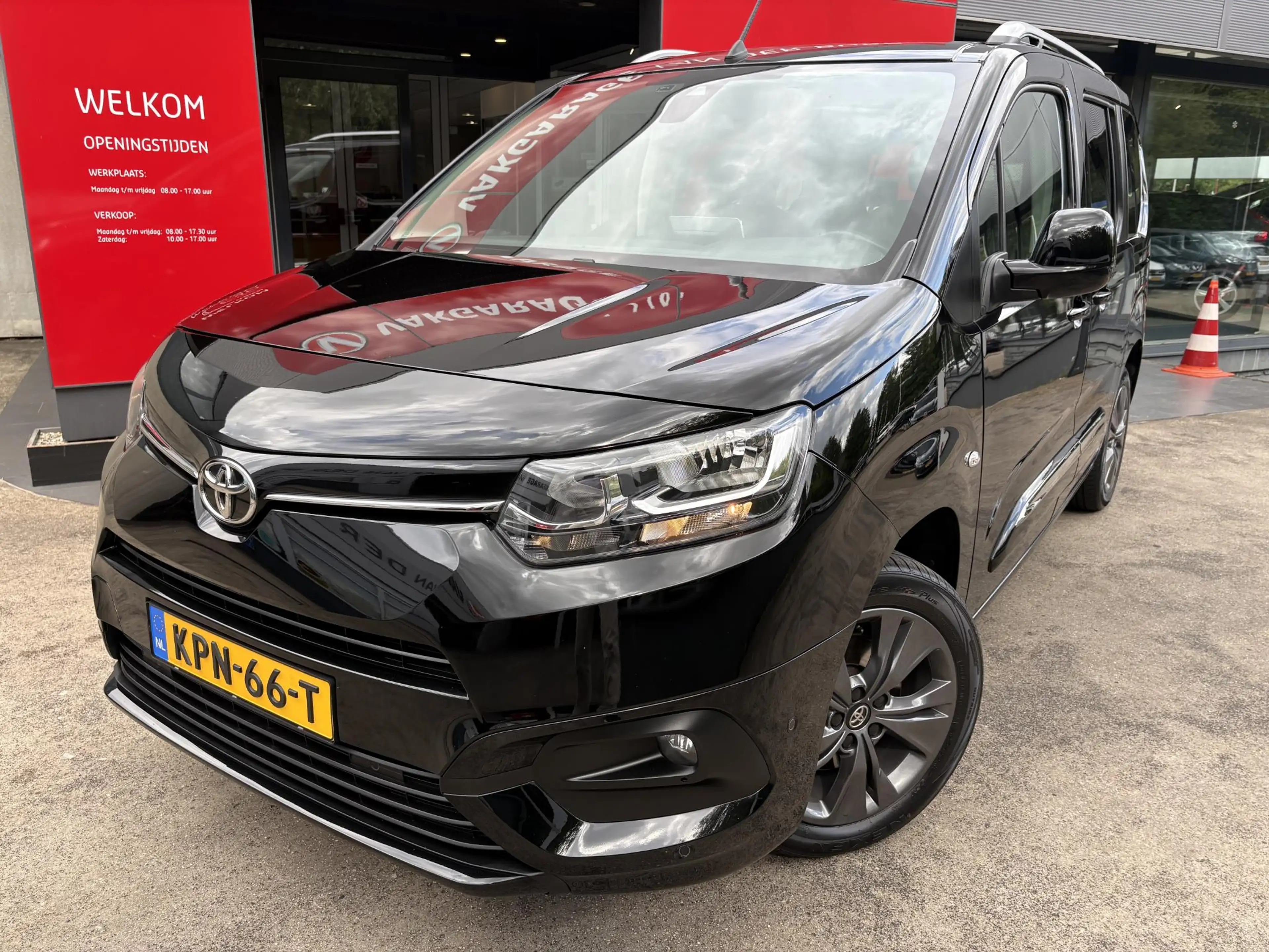 Toyota Proace City Verso 1.2 Turbo Dynamic — photo 2