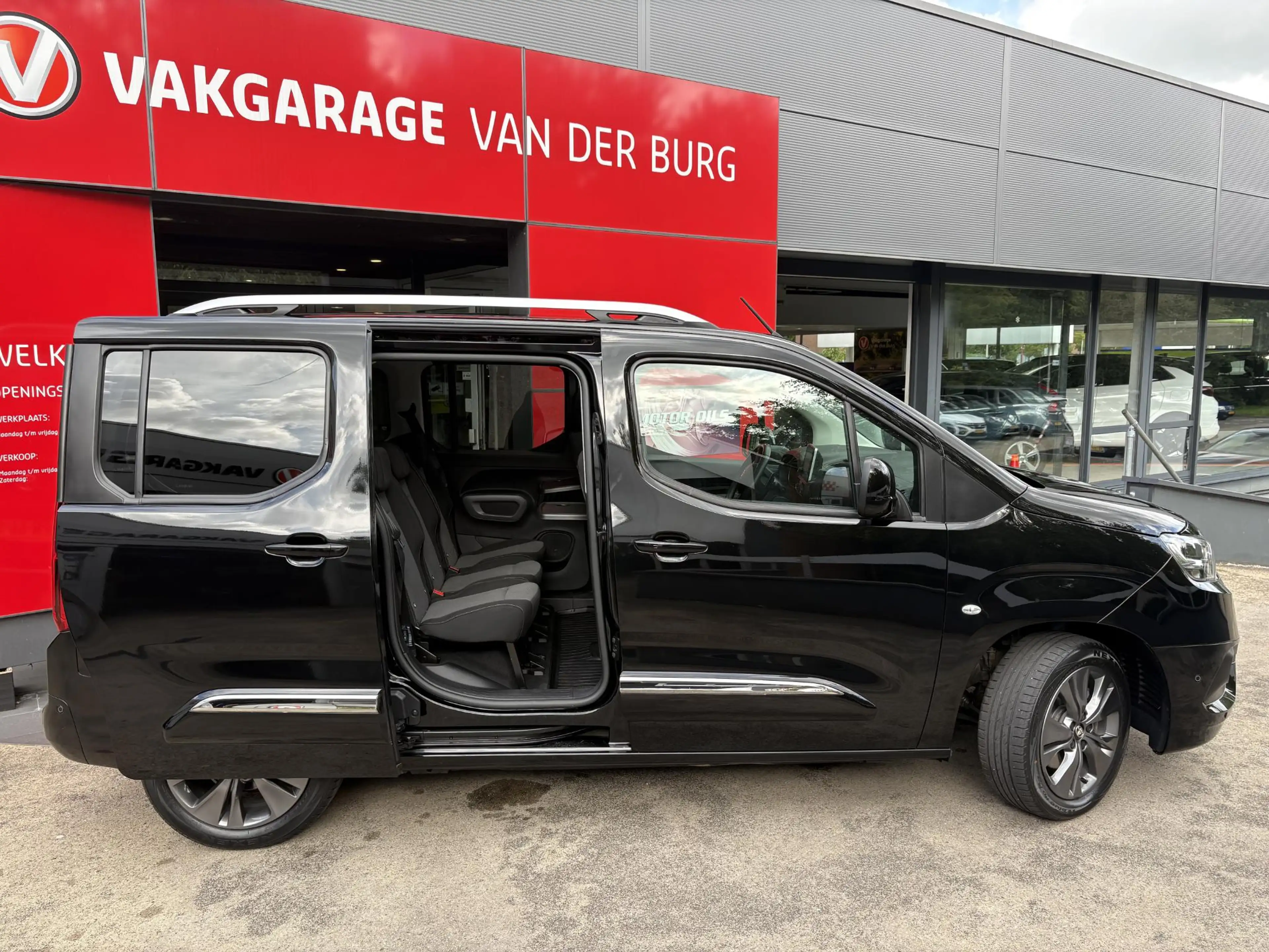 Toyota Proace City Verso 1.2 Turbo Dynamic — photo 11
