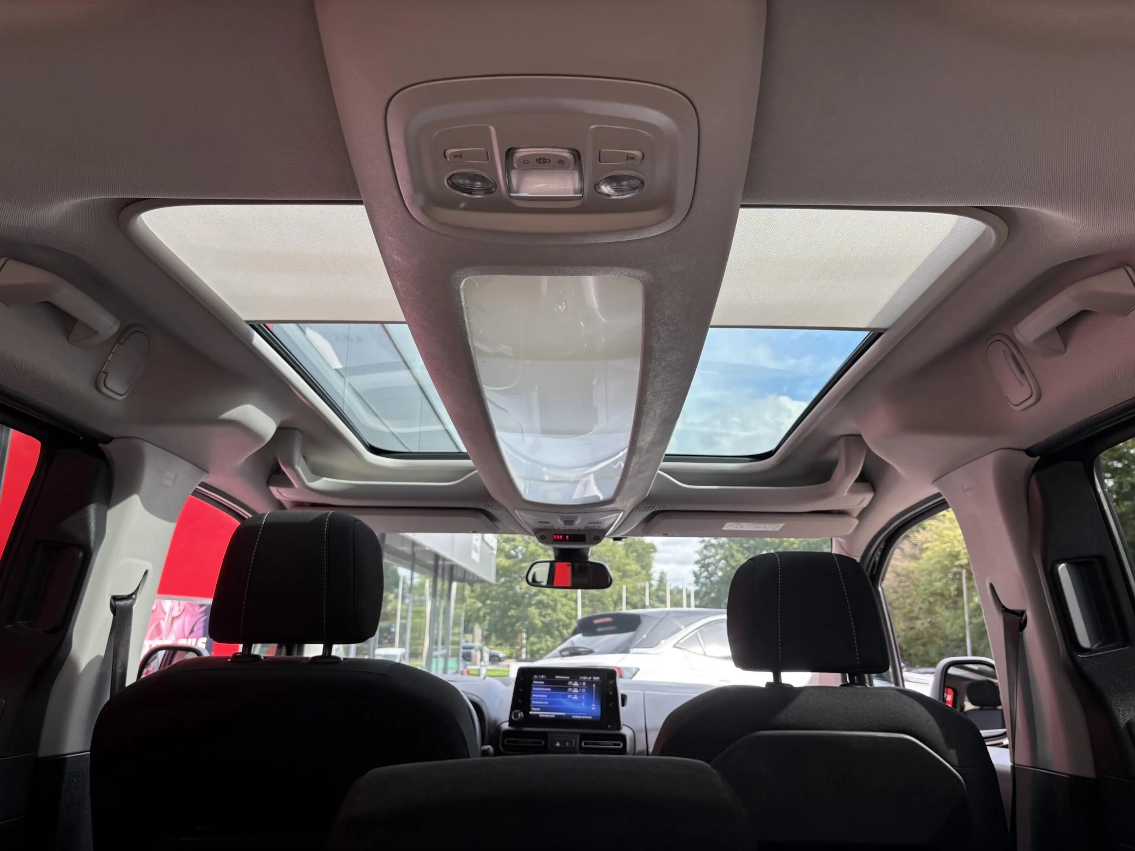 Toyota Proace City Verso 1.2 Turbo Dynamic — photo 31