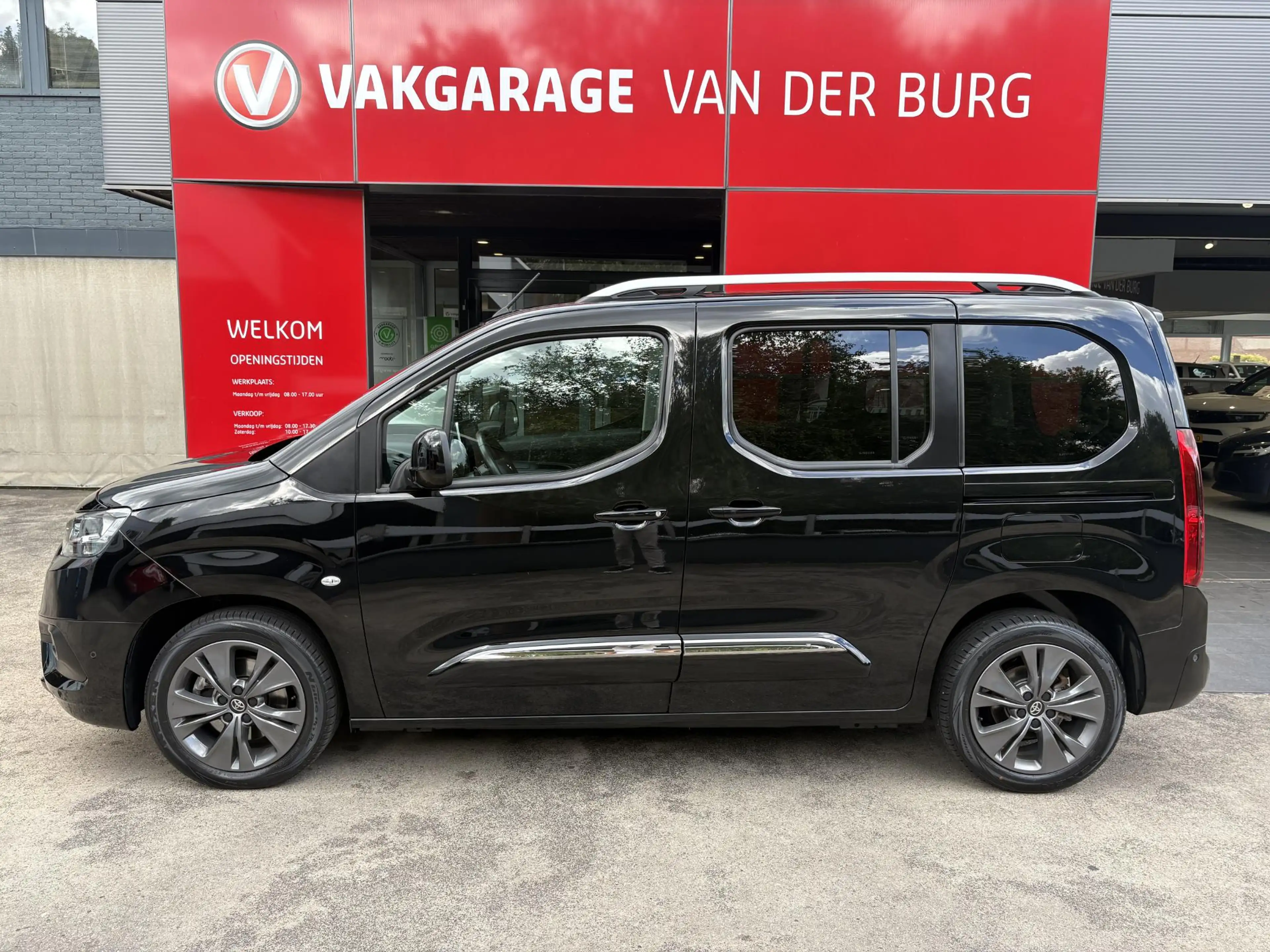 Toyota Proace City Verso 1.2 Turbo Dynamic — photo 3