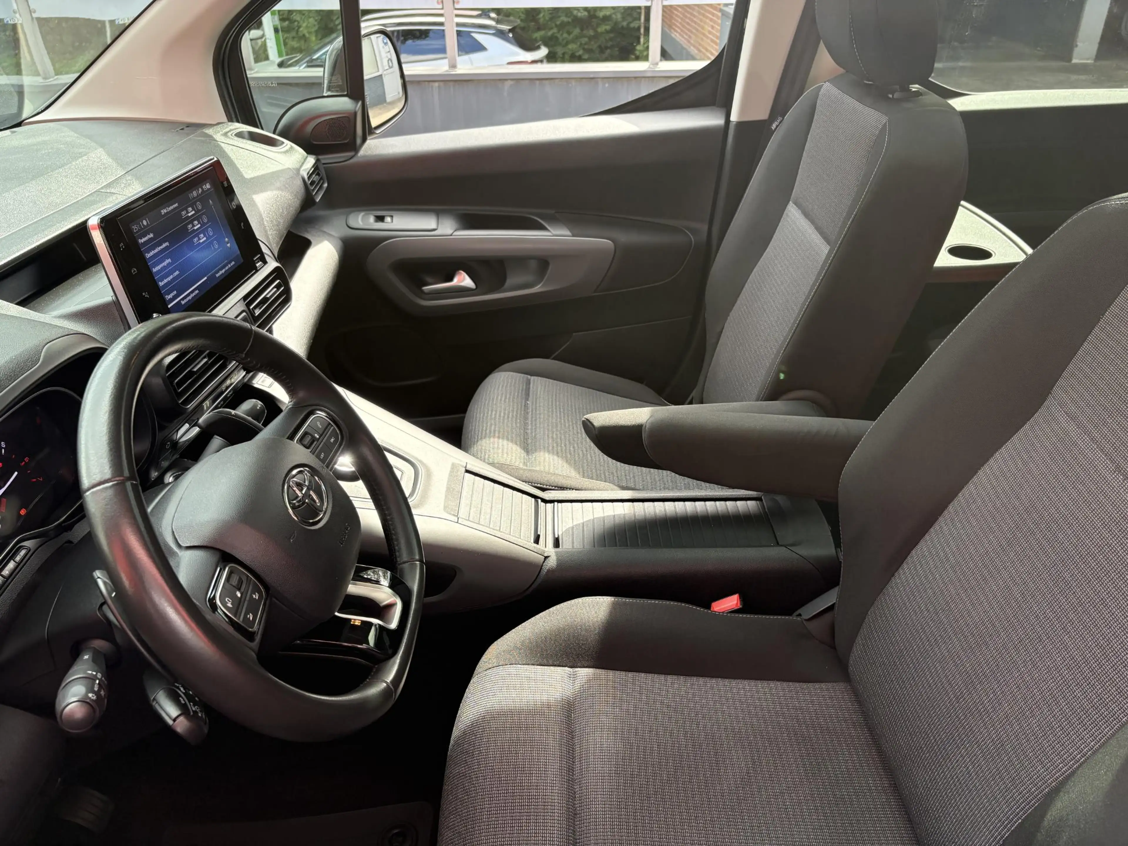Toyota Proace City Verso 1.2 Turbo Dynamic — photo 16