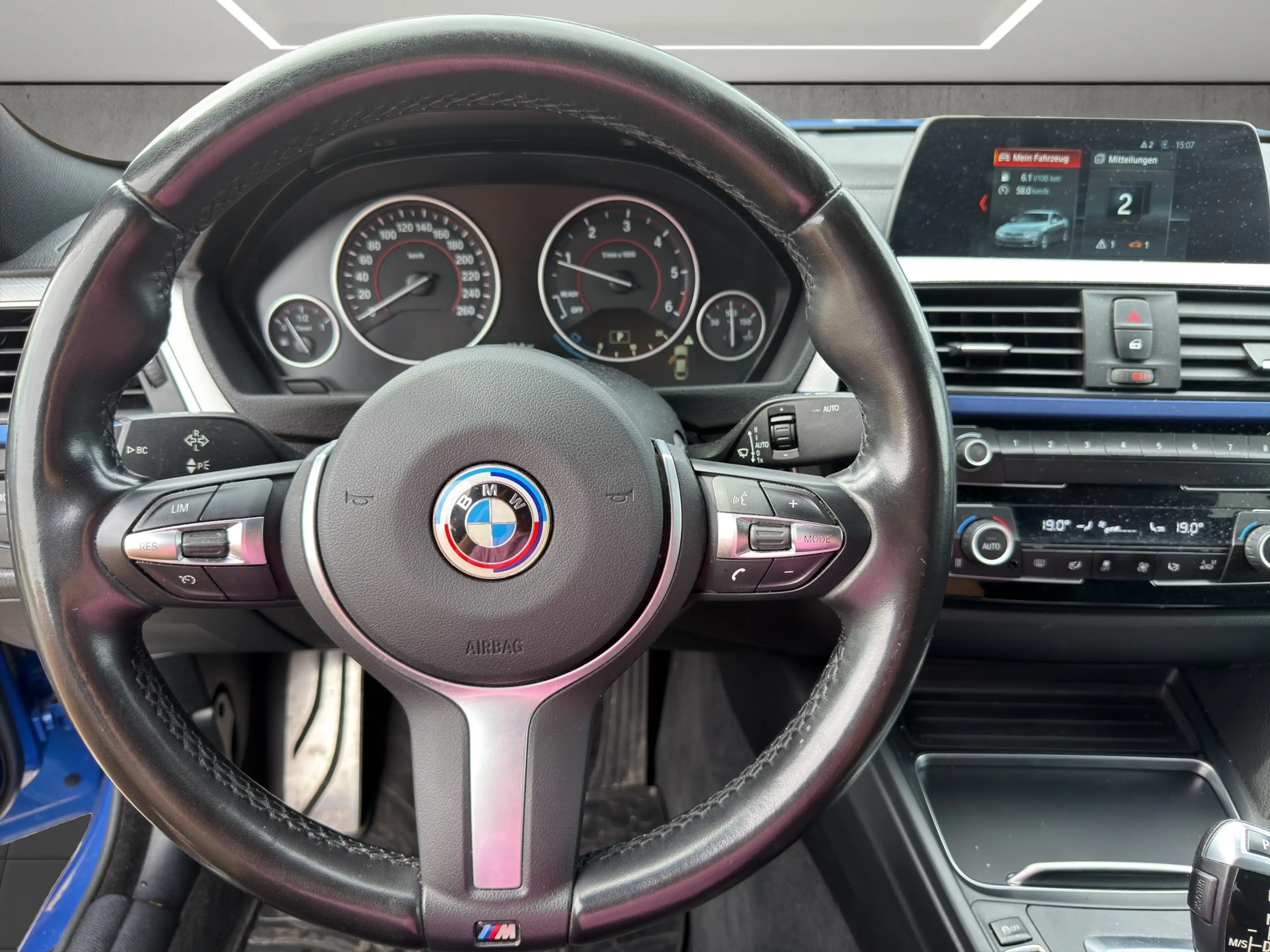BMW 418 418 d M Sport — photo 14