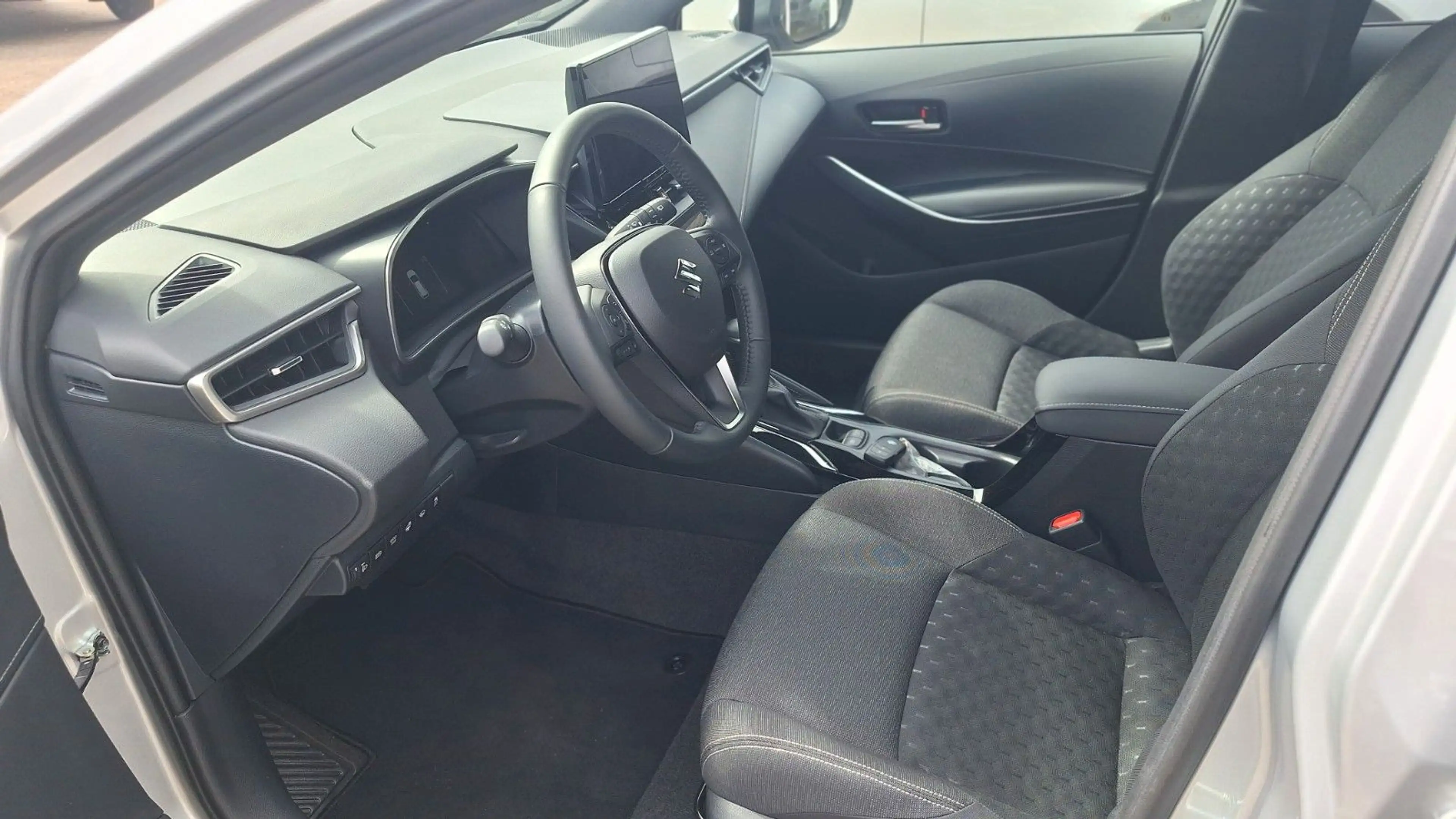 Suzuki Swace 1.8 Hybrid Comfort+ — photo 7