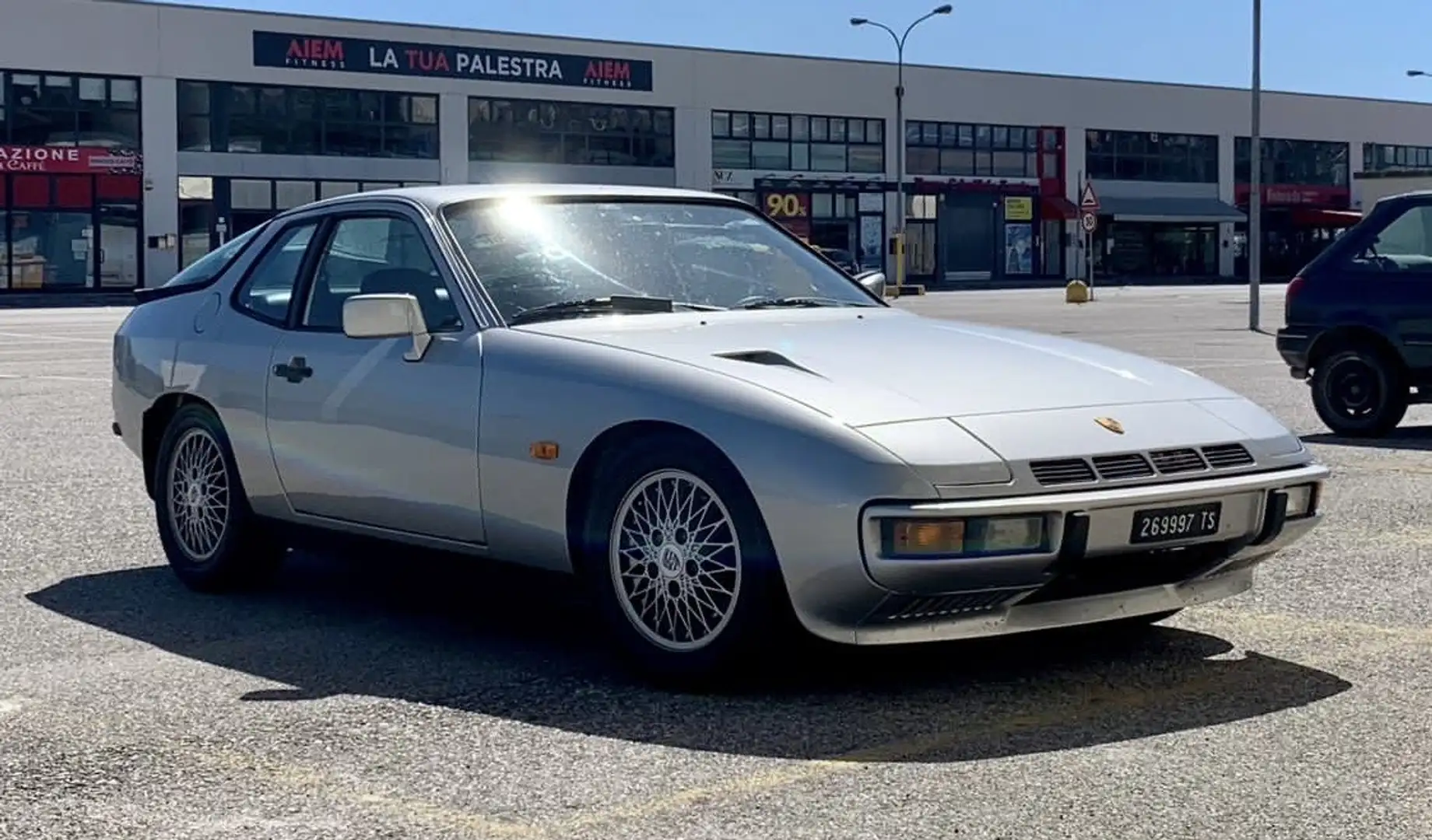 Porsche 924 2.0 Turbo - 1