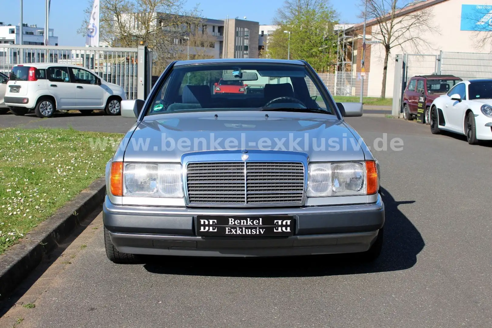 Mercedes-Benz CE 220 Stříbrná - 2