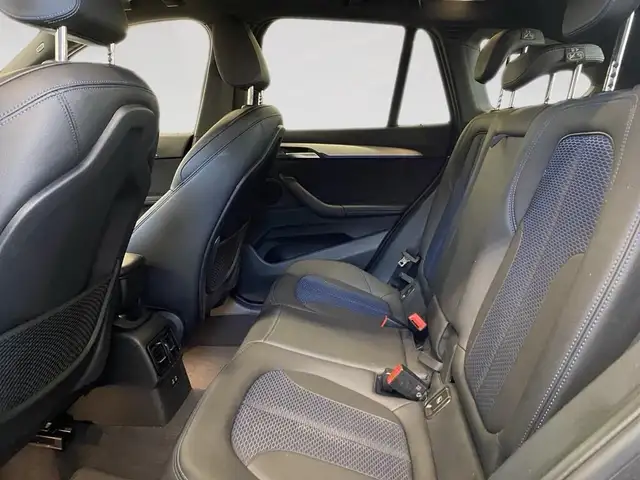 BMW X1 view 8