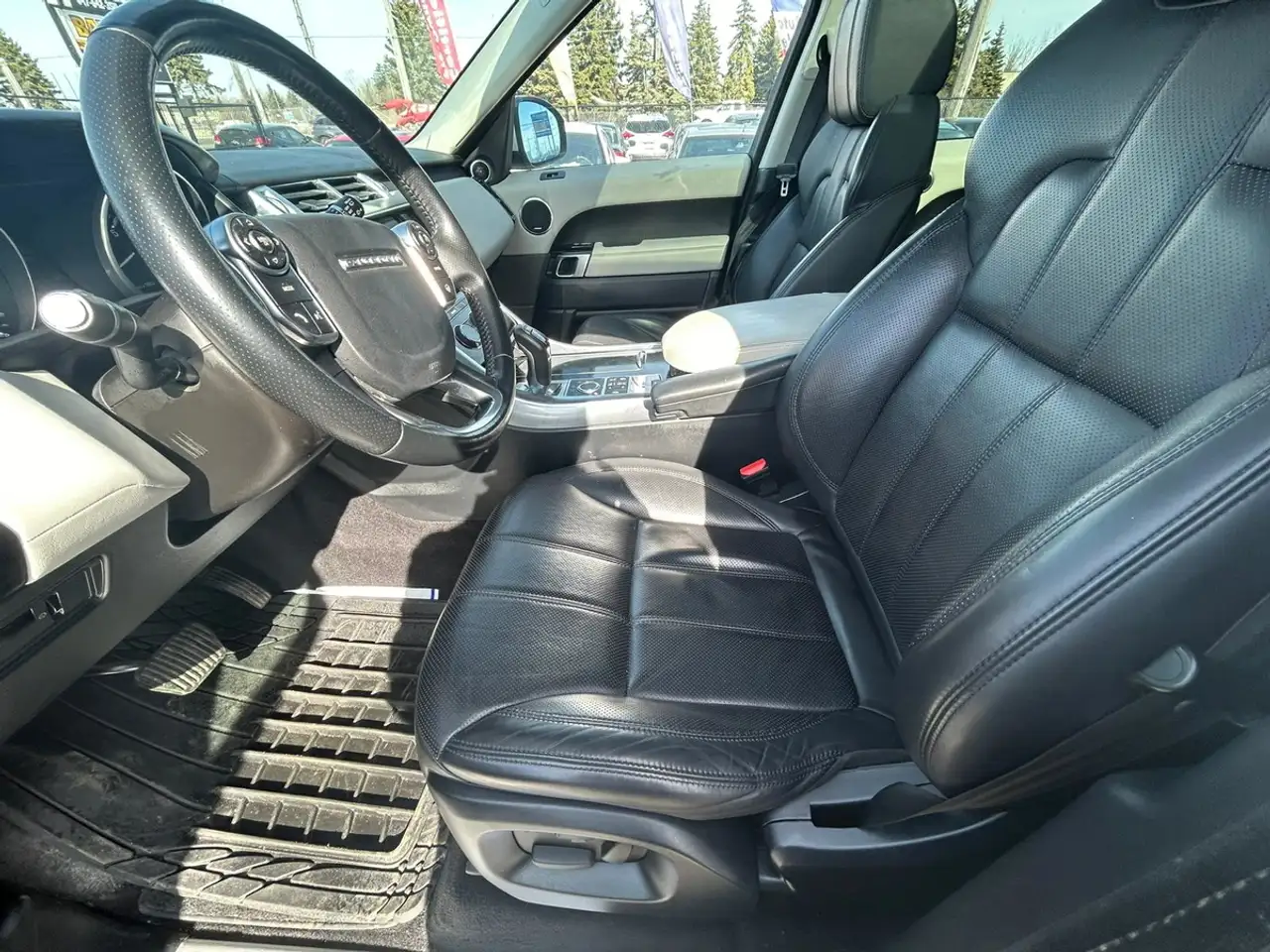 Land Rover Range Rover Sport снимка Land Rover Range Rover Sport