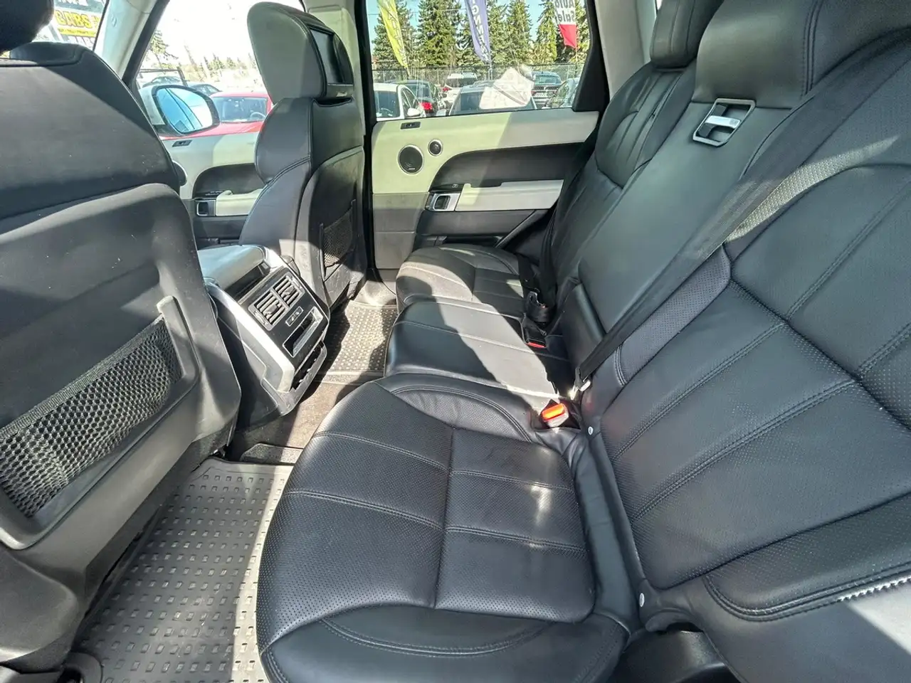 Land Rover Range Rover Sport снимка Land Rover Range Rover Sport