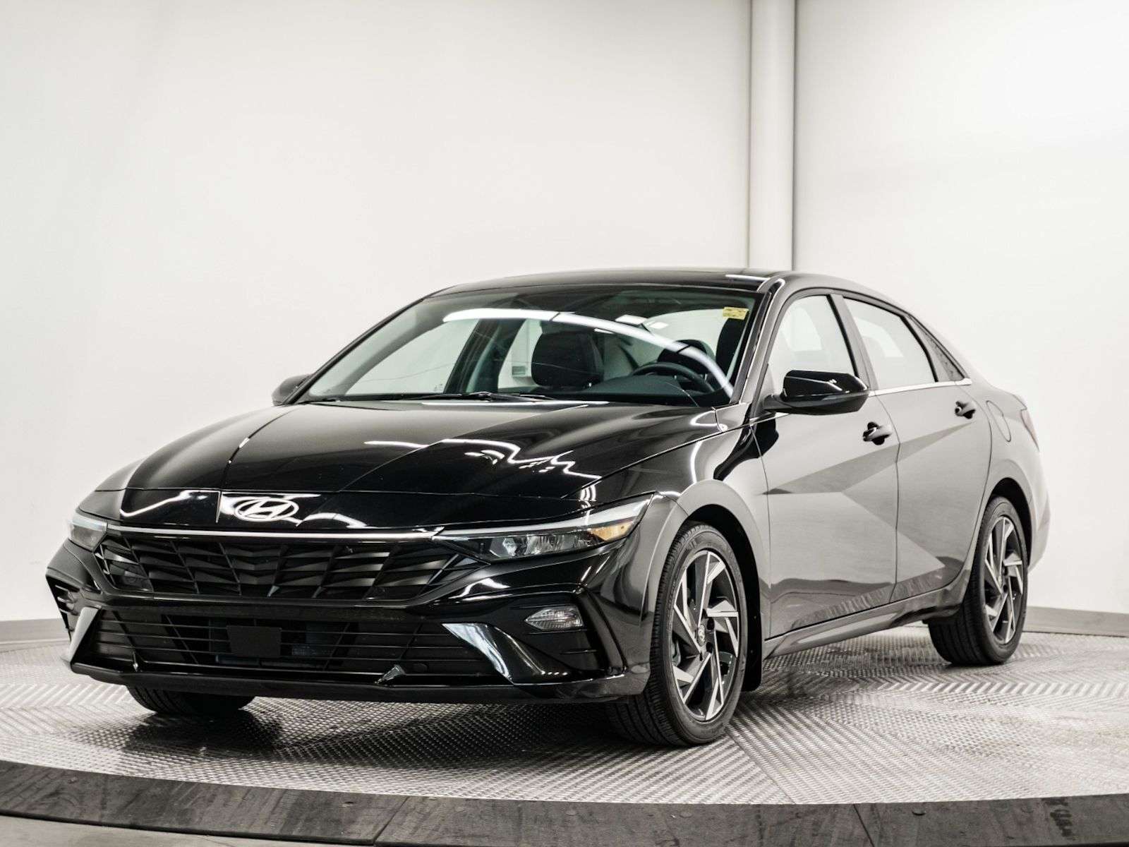 2025 Hyundai Elantra LUXURY | LEATHER | FULLY LOADED