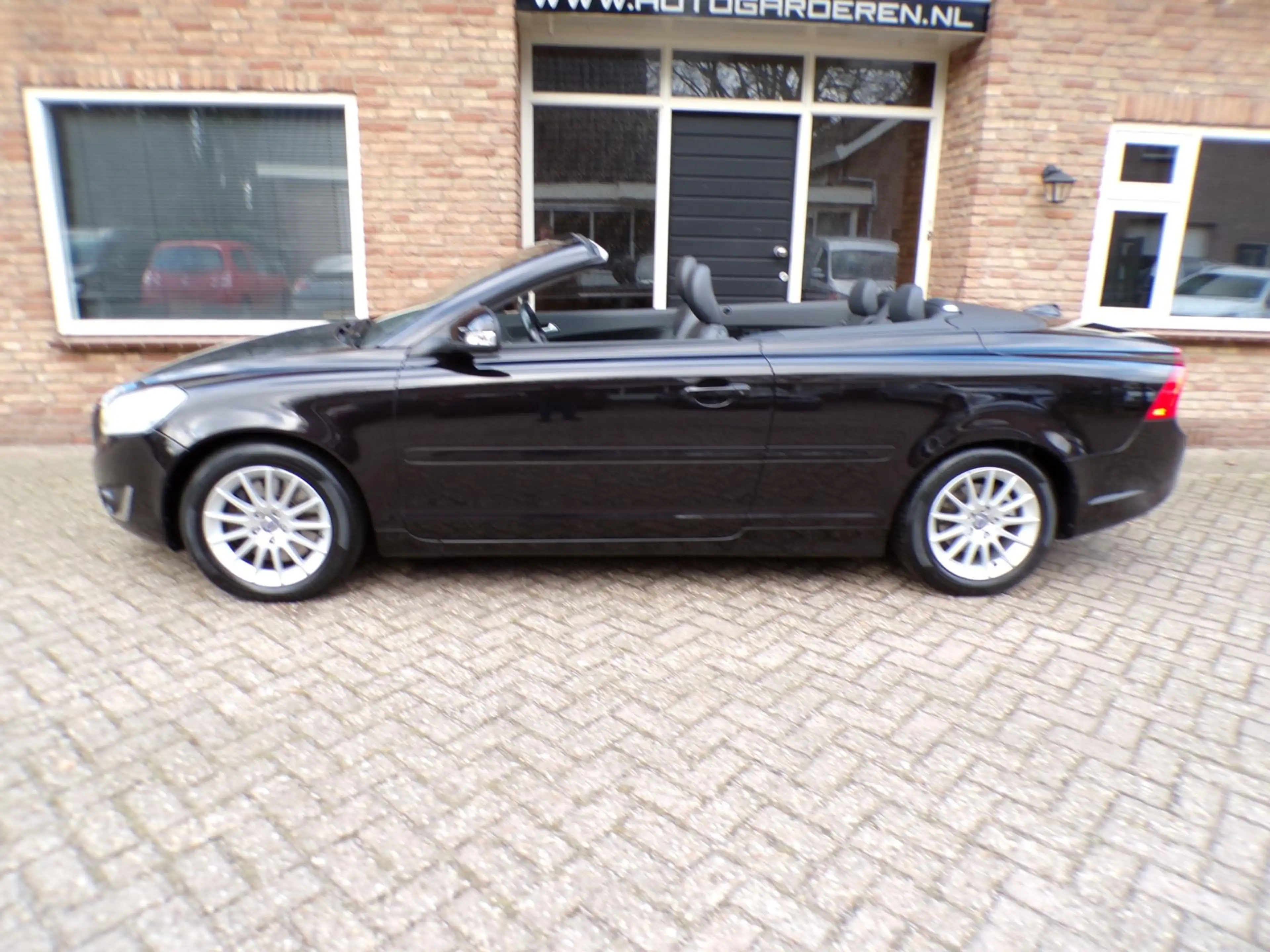 Volvo C70 Convertible 2.5 T5 Tourer Automaat / Leder / Navi — photo 2