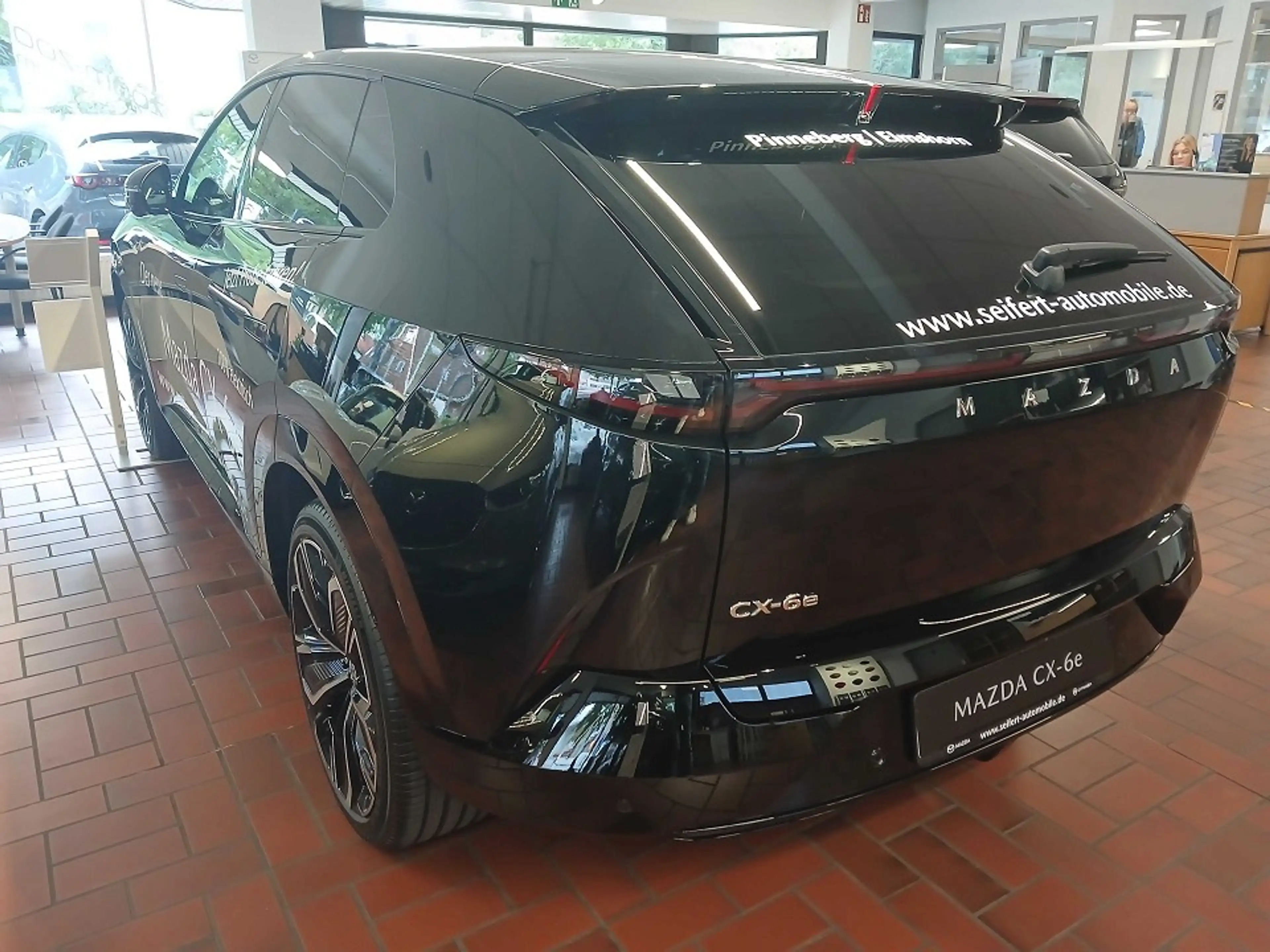 Mazda CX-6e EV 258ps — photo 4
