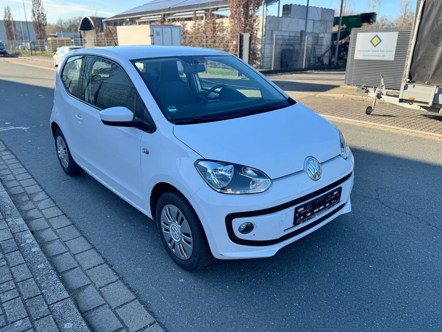 Volkswagen up! 1,0mit 75PS NAVI Sitzheizung TÜV&Inspektion Neu Weiß - 1