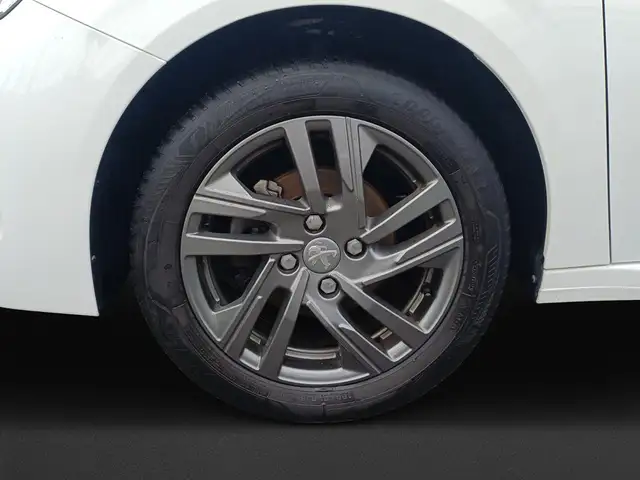 Peugeot 208 view 10
