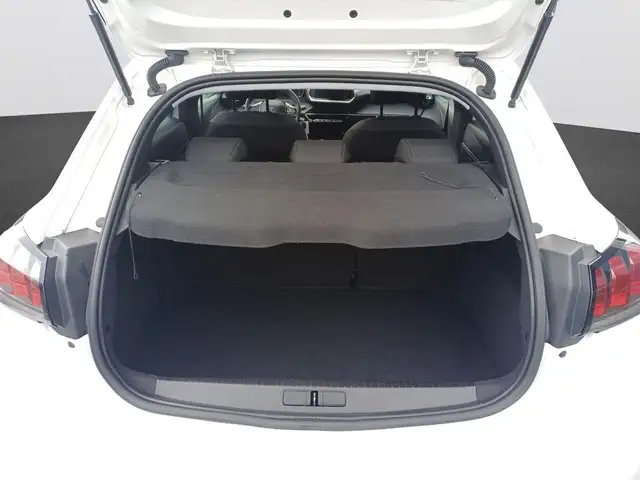 Peugeot 208 view 9