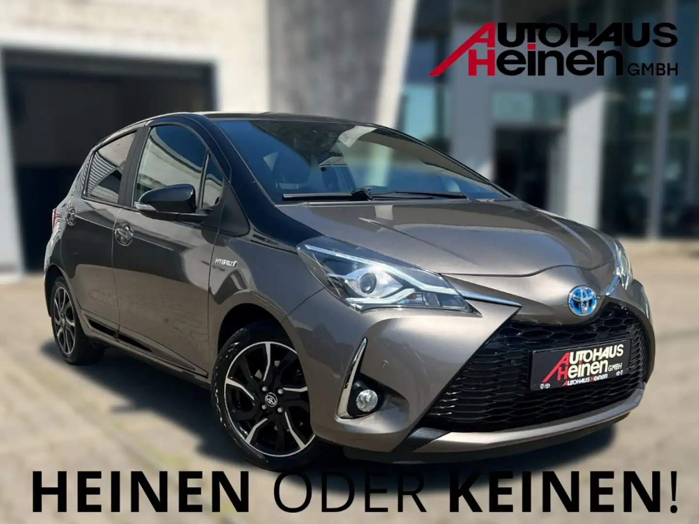 Toyota Yaris Hybrid Style Selection 1.5 Dual-VVT-i (XP13)(2017- Gris - 1