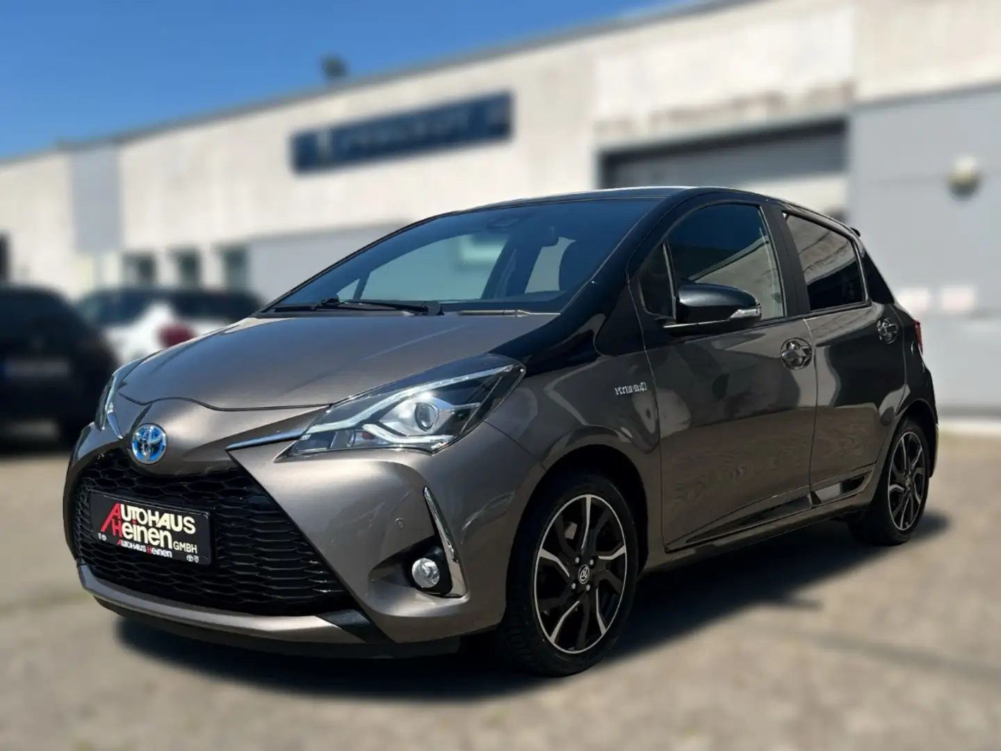 Toyota Yaris Hybrid Style Selection 1.5 Dual-VVT-i (XP13)(2017- Gris - 2