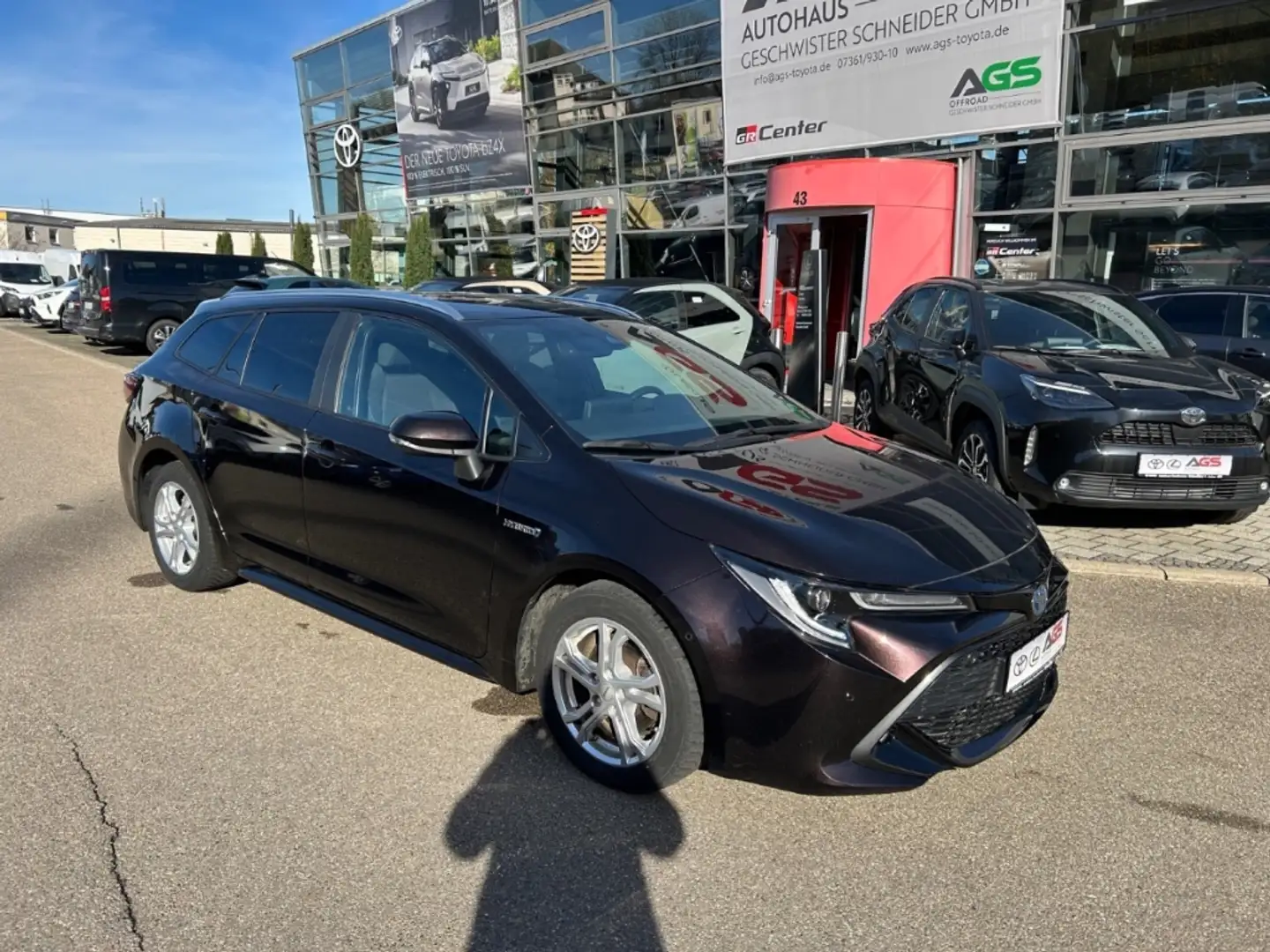 Toyota Corolla Touring Sports 2,0l Hybrid Club + AHK + 8-FachBere Braun - 2