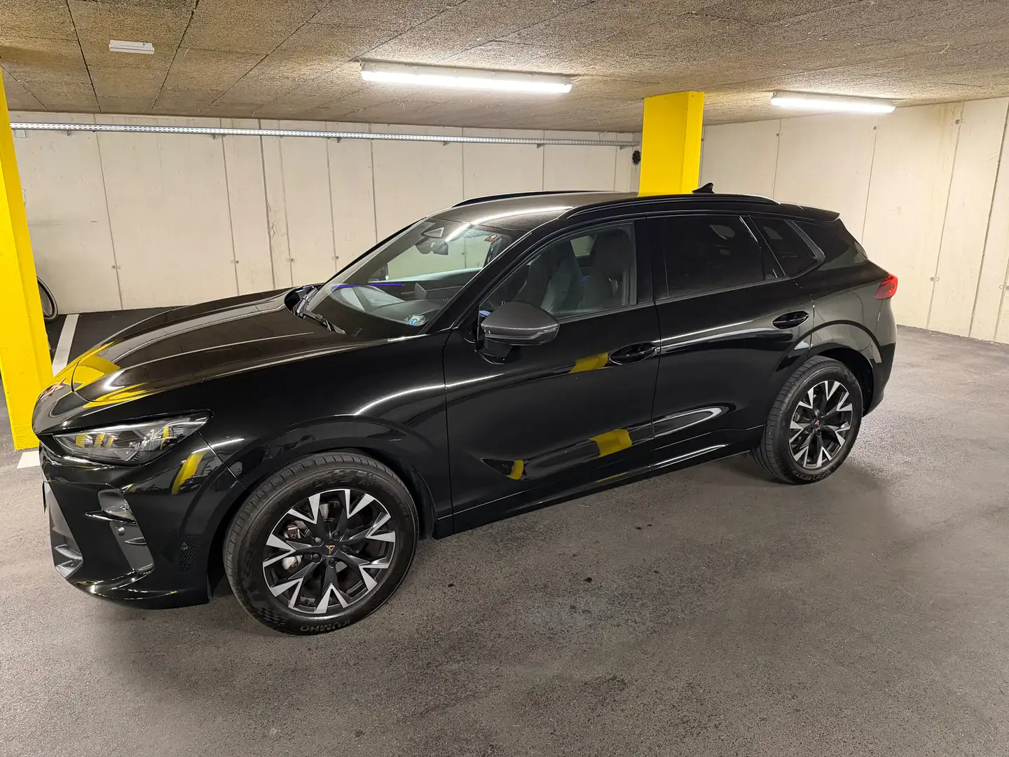 CUPRA Terramar ALPHA 1.5 e-TSI 150 PS DSG Schwarz - 1